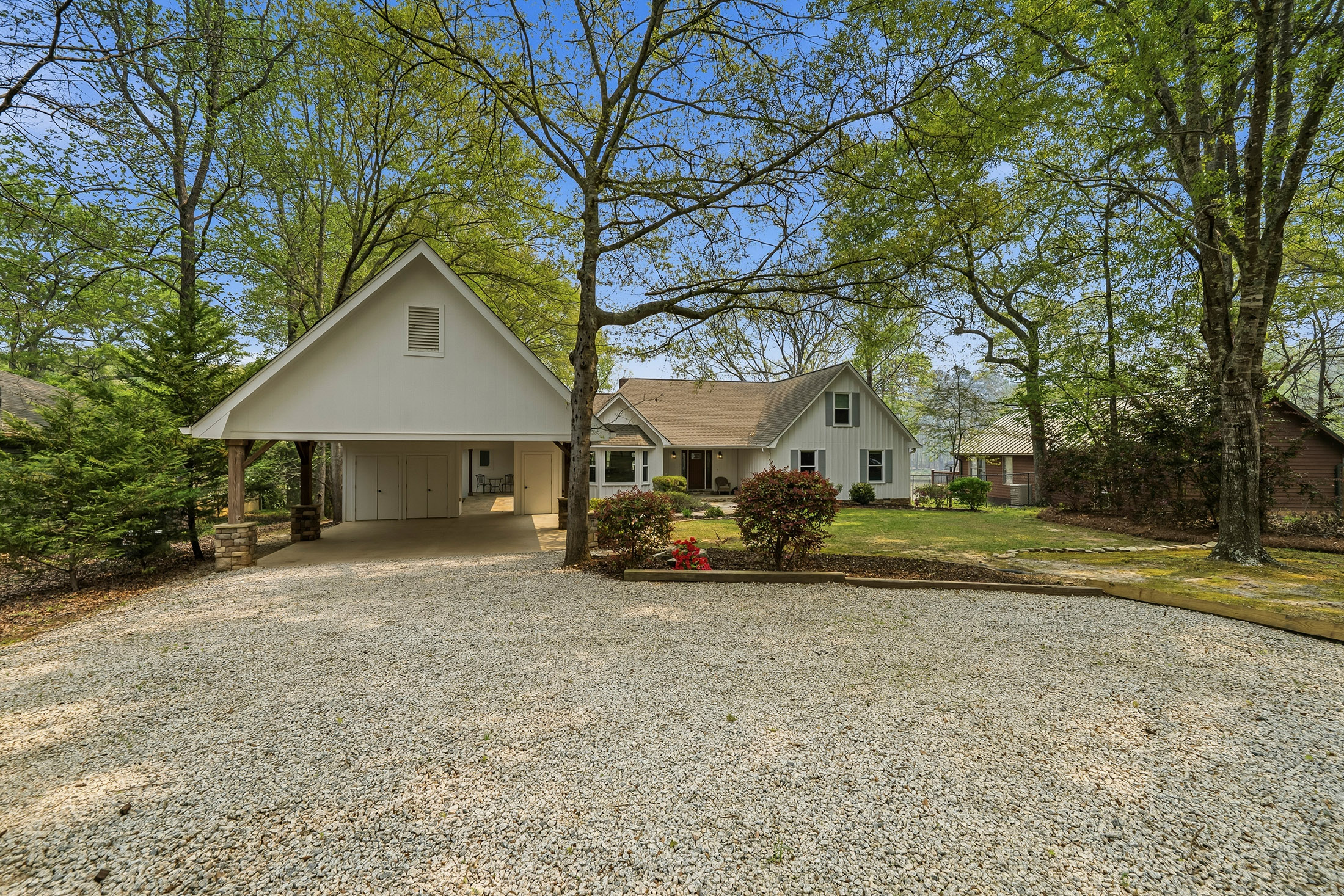  Move-in Ready Lakefront Home Delivers the Ultimate Lake Oconee Lifestyle - 物件實景