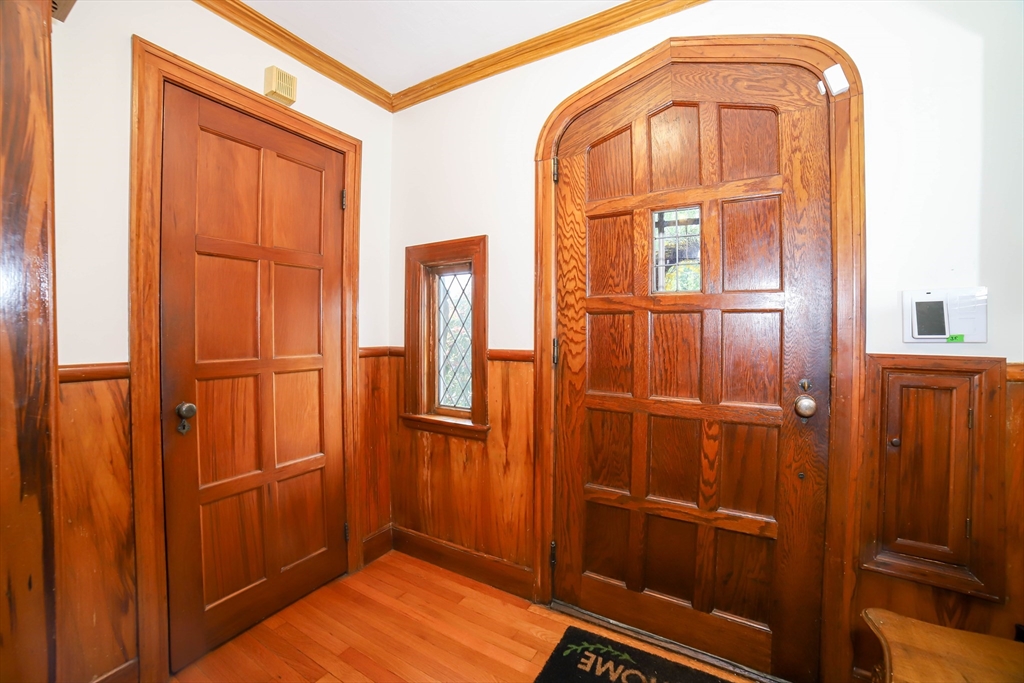 Worcester, Massachusetts, 01609, United States, 5 Bedrooms Bedrooms, ,4 BathroomsBathrooms,Residential,For Sale,1907639