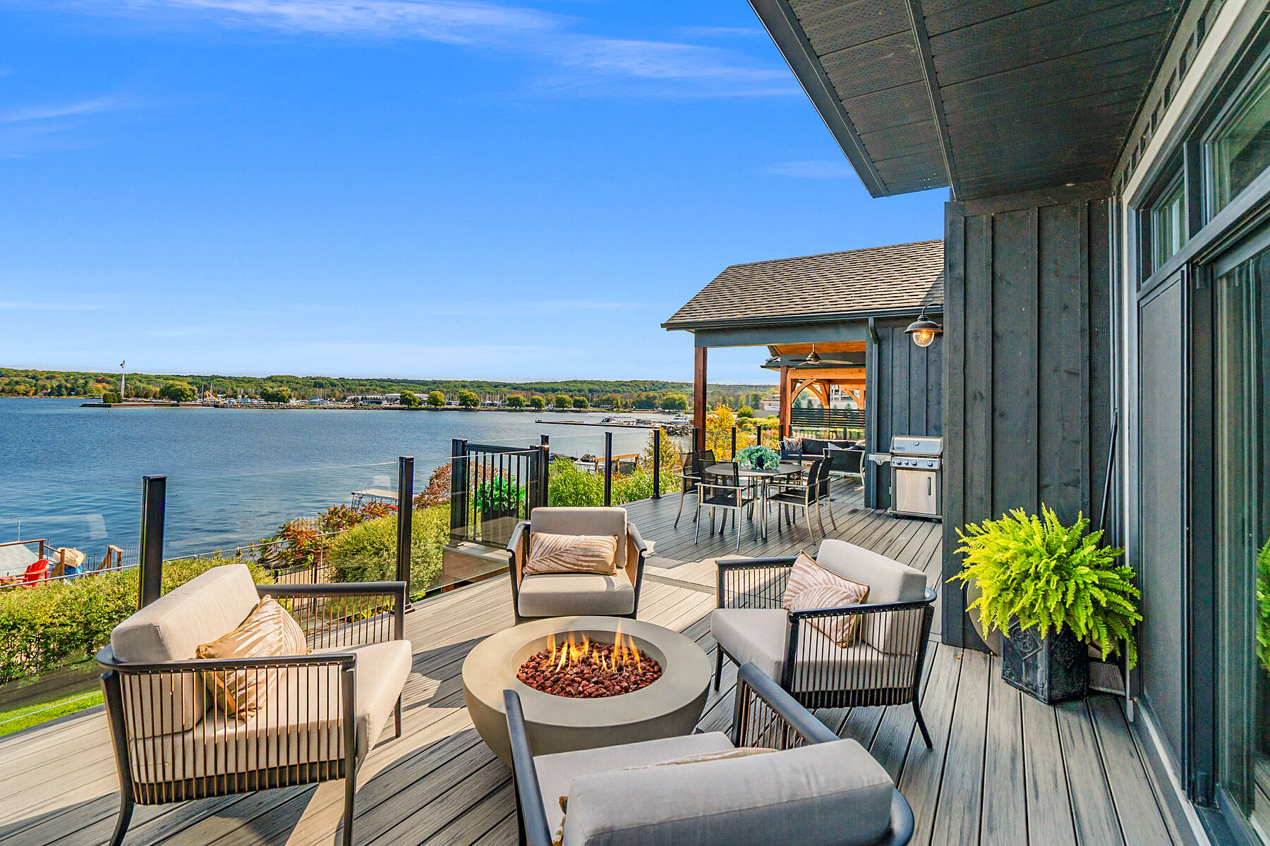  Lakefront Modern Masterpiece - 物件實景