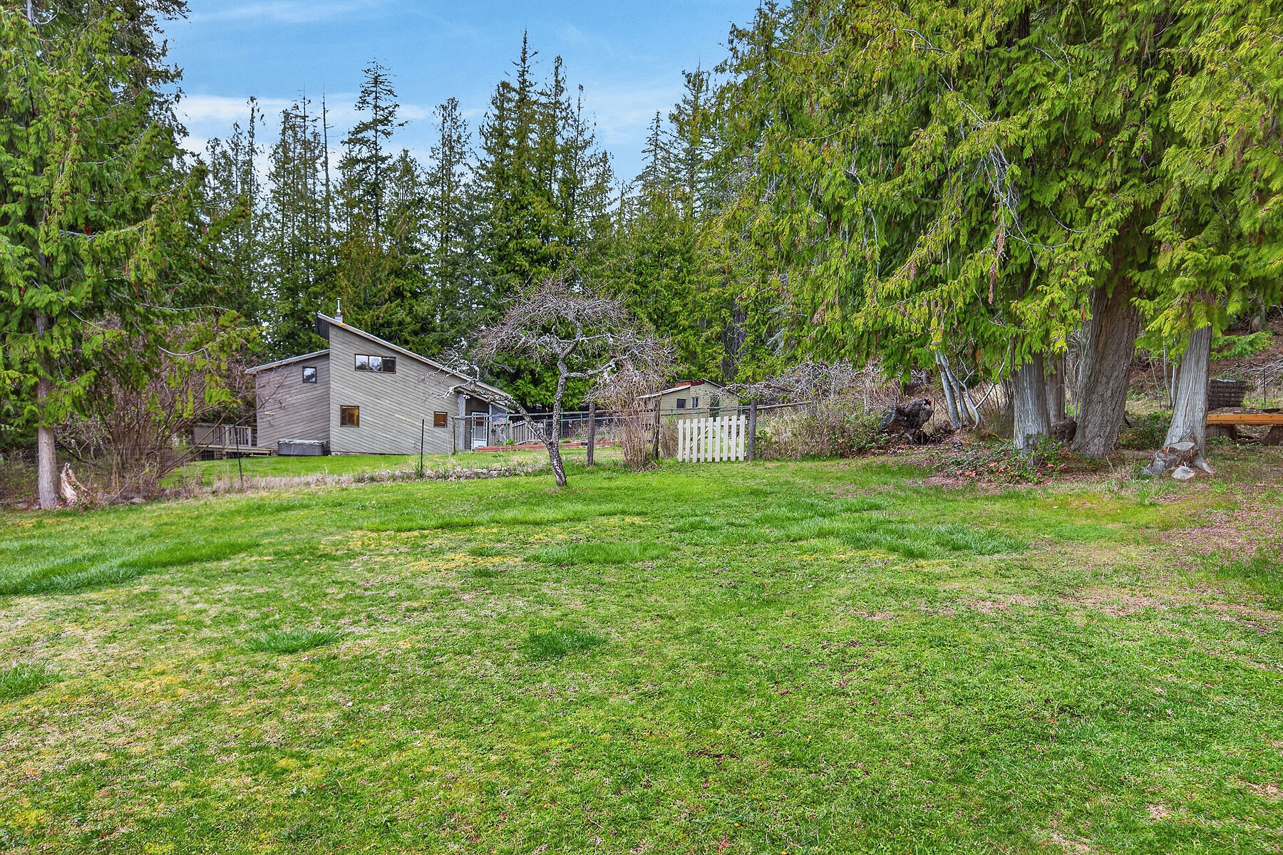  Rare Waterfront Gem - 物件實景