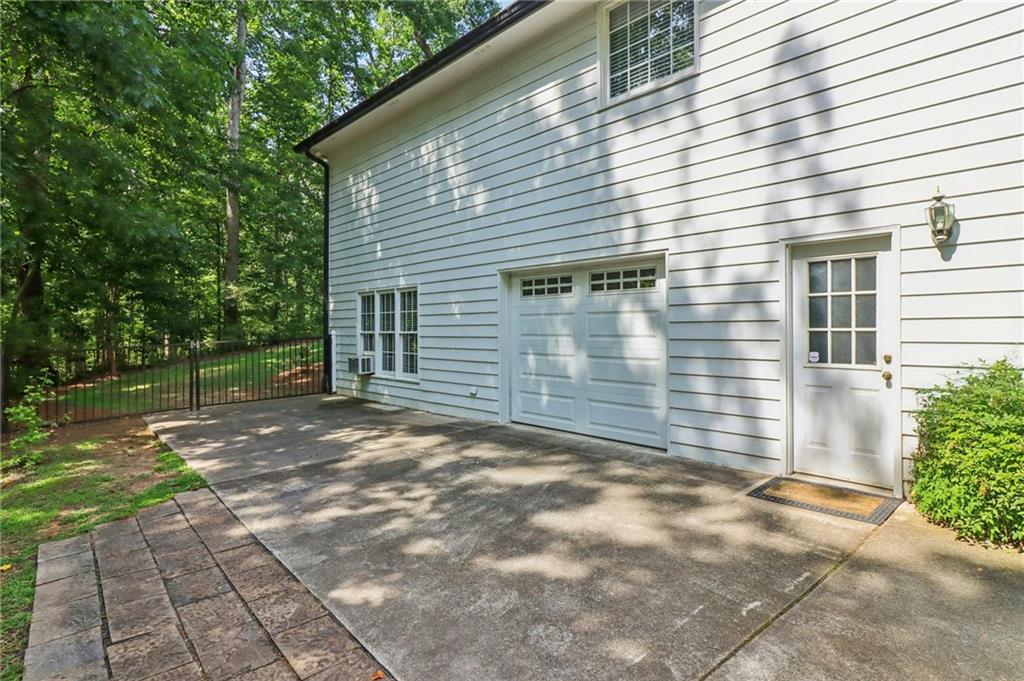 Flowery Branch, Georgia, 30542, United States, 4 Bedrooms Bedrooms, ,3 BathroomsBathrooms,Residential,For Sale,1923417