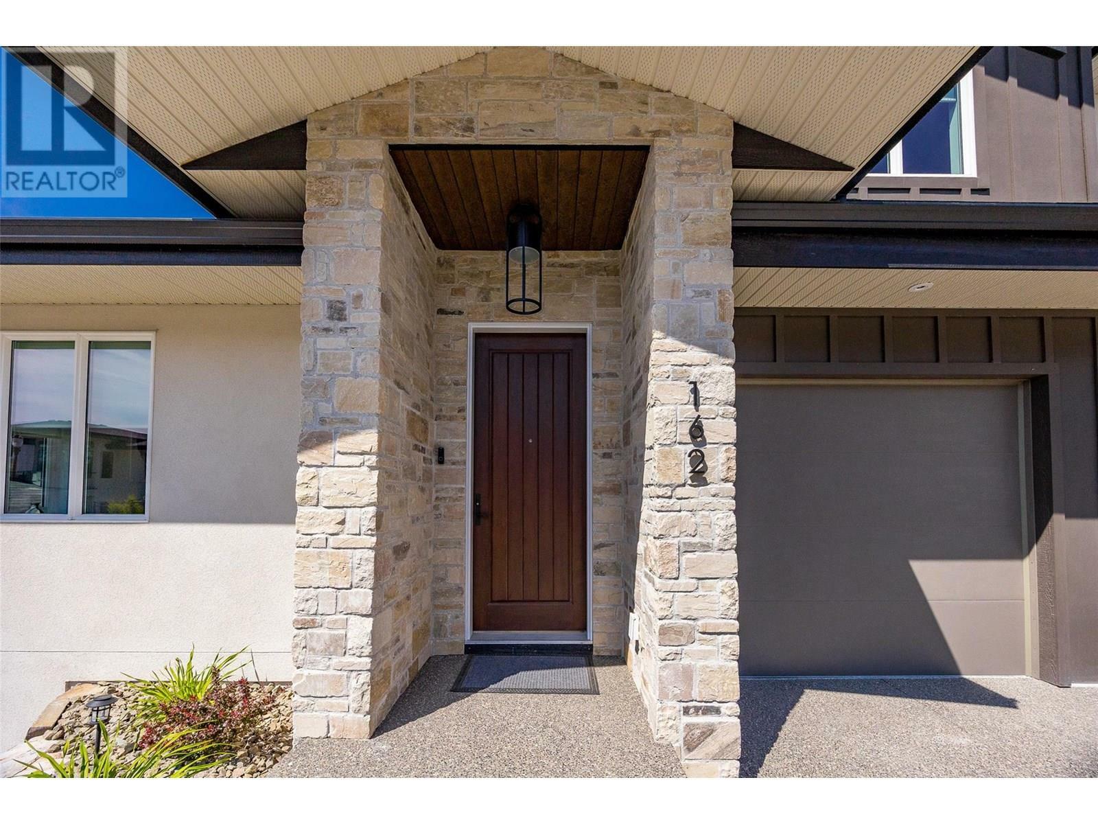 KELOWNA, British Columbia, V1V 0C9, CA, 5 Bedrooms Bedrooms, ,4 BathroomsBathrooms,Residential,For Sale,1875451