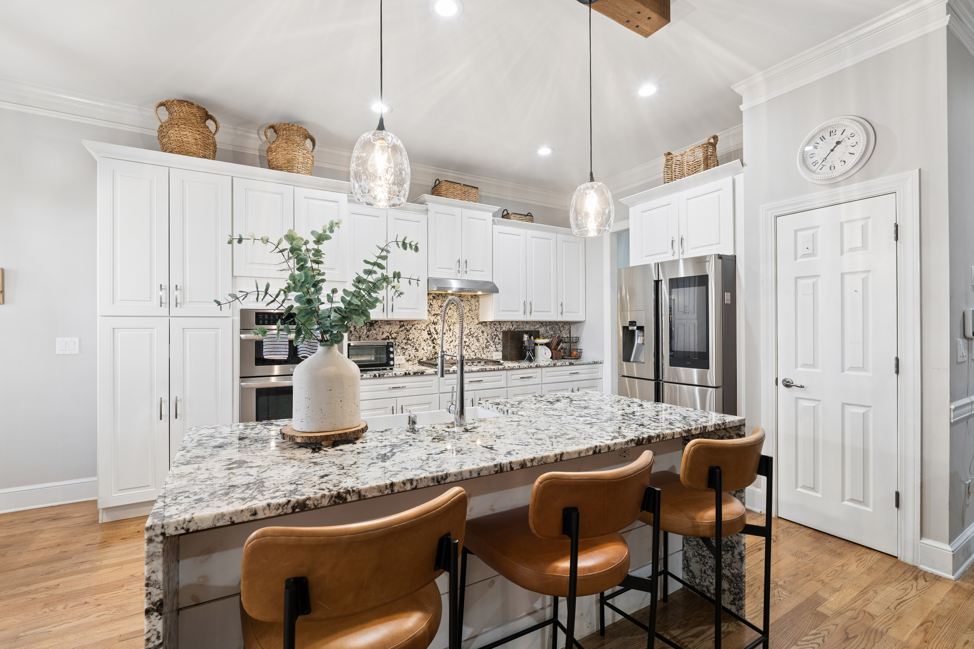  Elegant and Light-filled Townhome in Gated Olde Ivy at Vinings Community - 物件實景