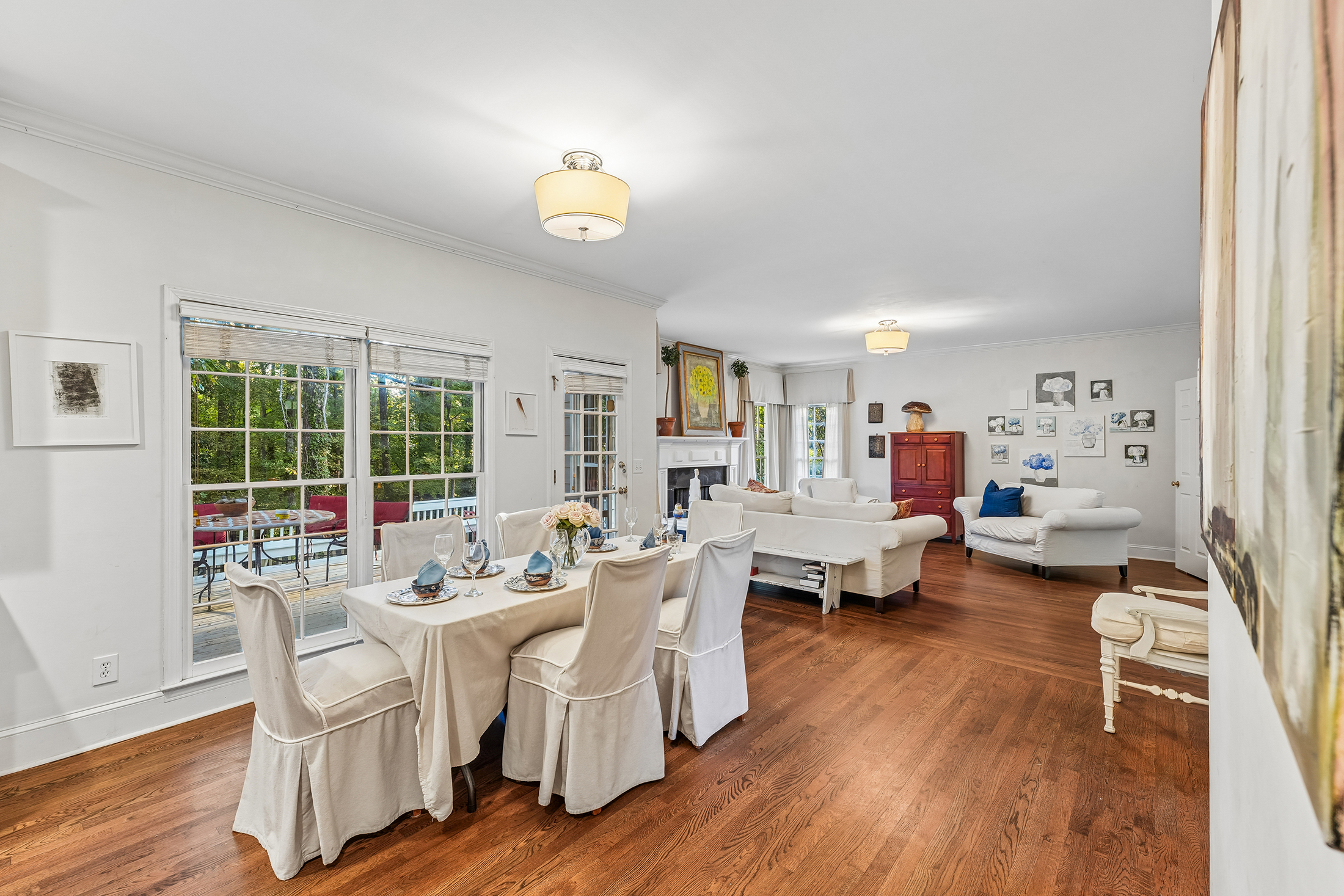  Beautiful, Renovated Daylight Basement Home on Exceptional Lot - 物件實景
