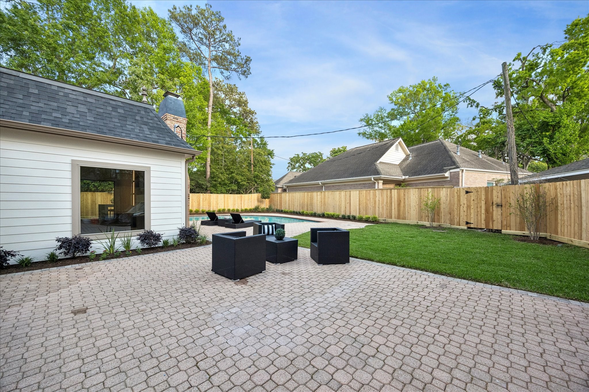  620 Stoneleigh Drive - 物件實景