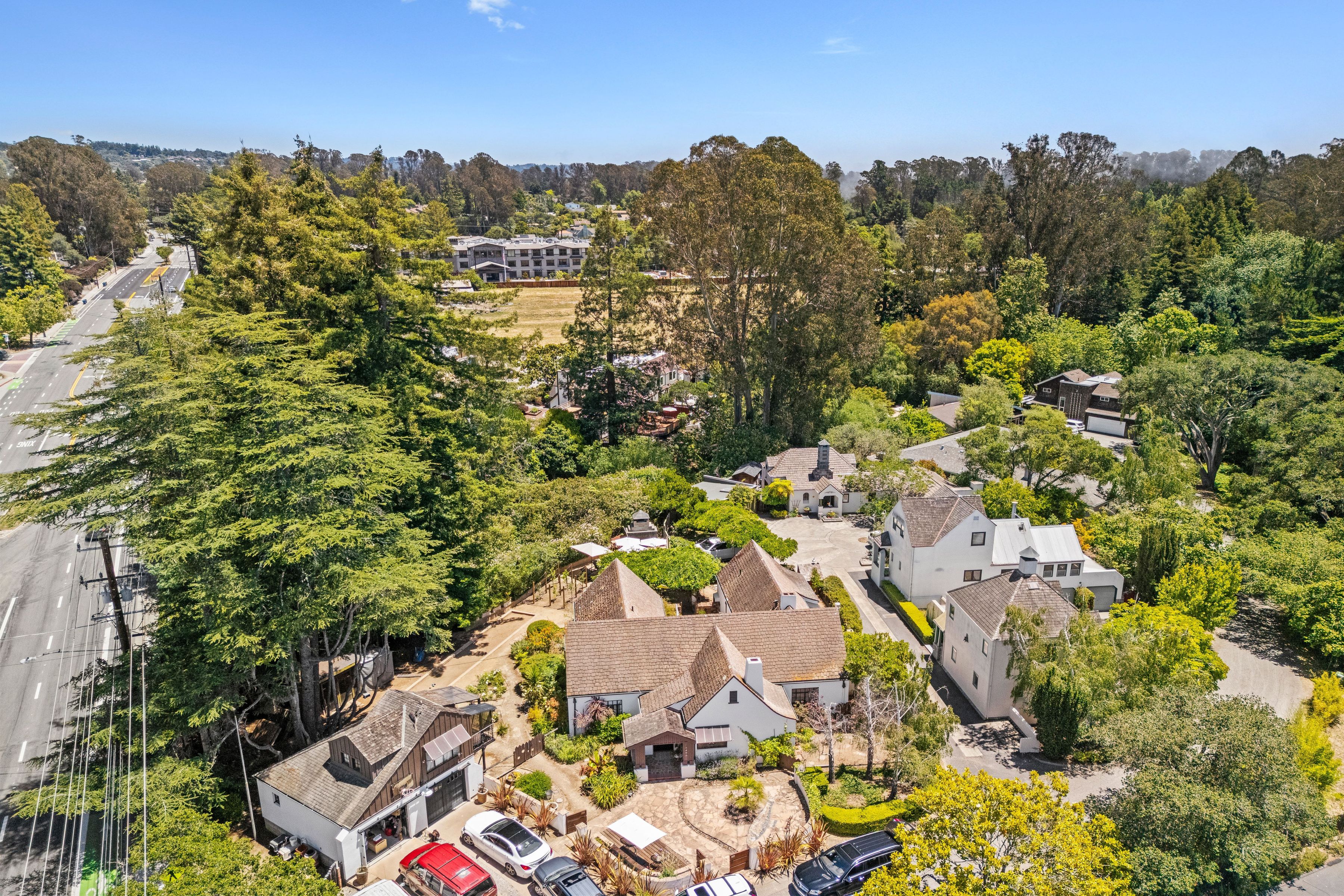  5492 Silver Birch Lane - 物件實景