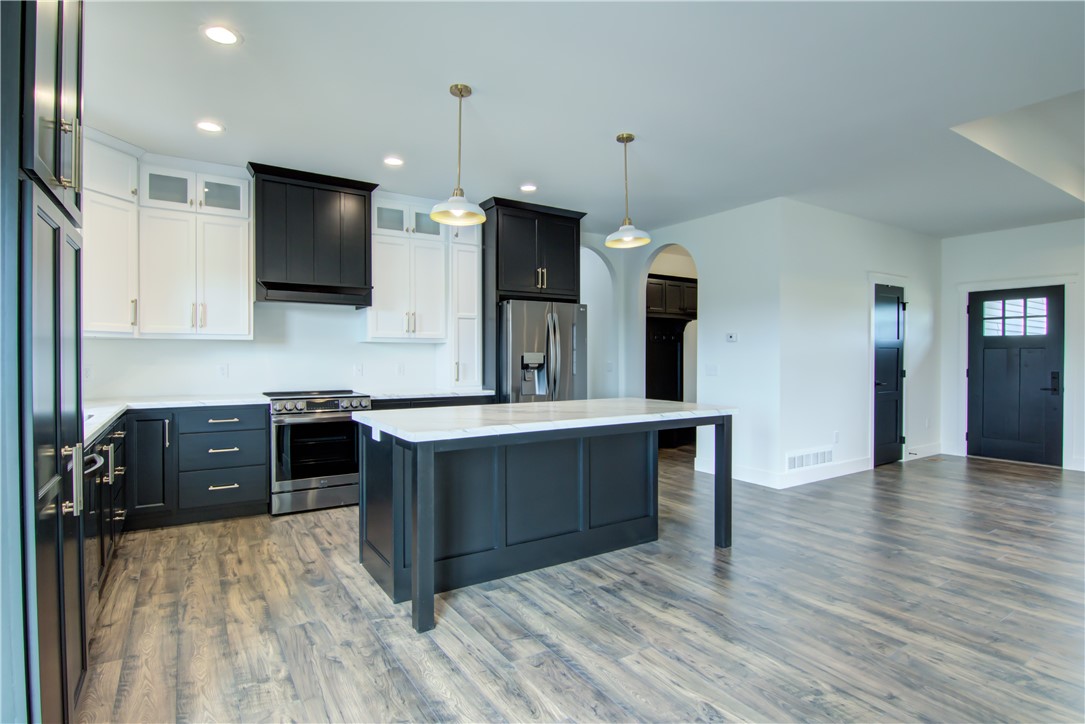 Chippewa Falls, Wisconsin, 54729, United States, 5 Bedrooms Bedrooms, ,3 BathroomsBathrooms,Residential,For Sale,1979363