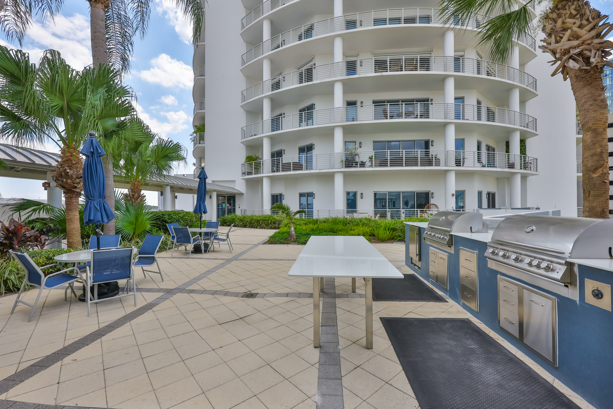 Tampa, Florida, 33602, United States, 3 Bedrooms Bedrooms, ,3 BathroomsBathrooms,Residential,For Sale,1982527