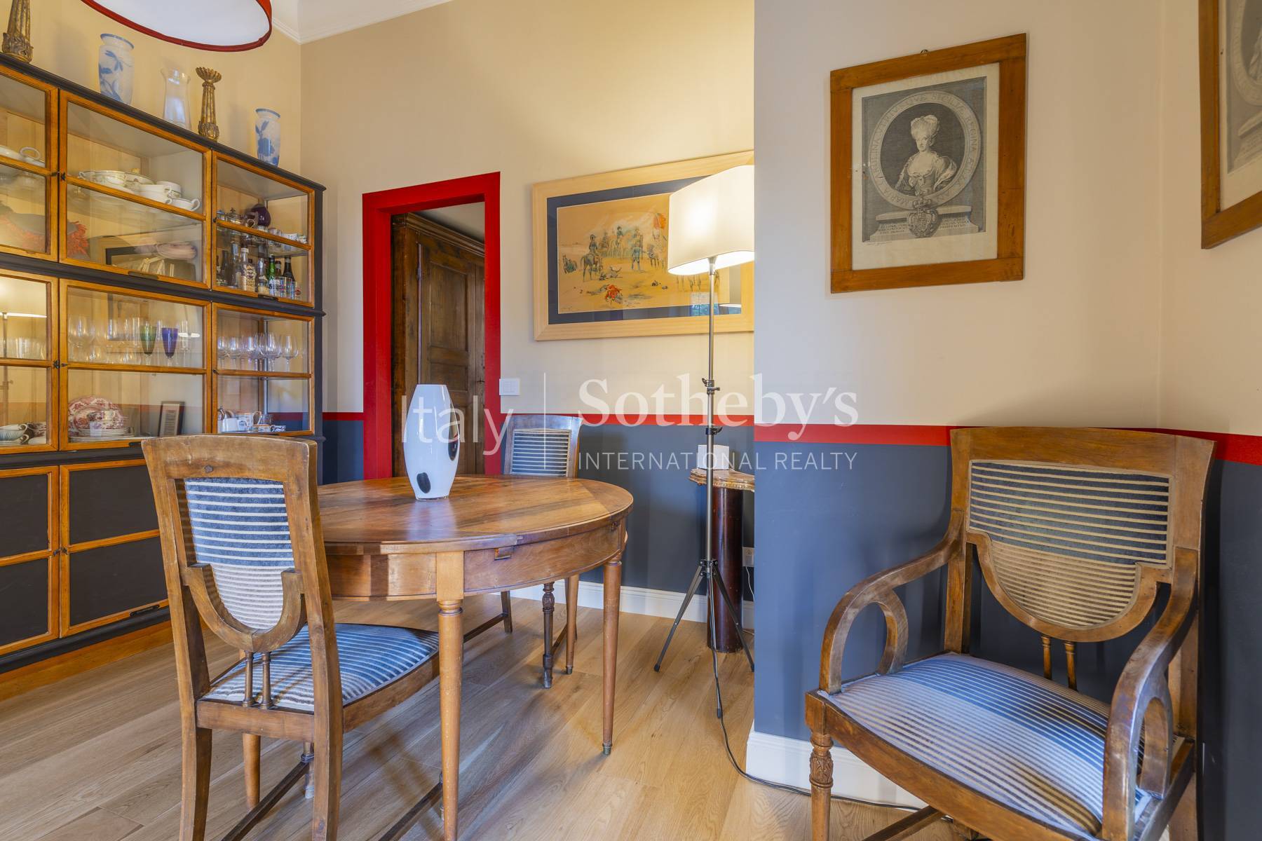  Elegant apartment with private garden - 物件實景