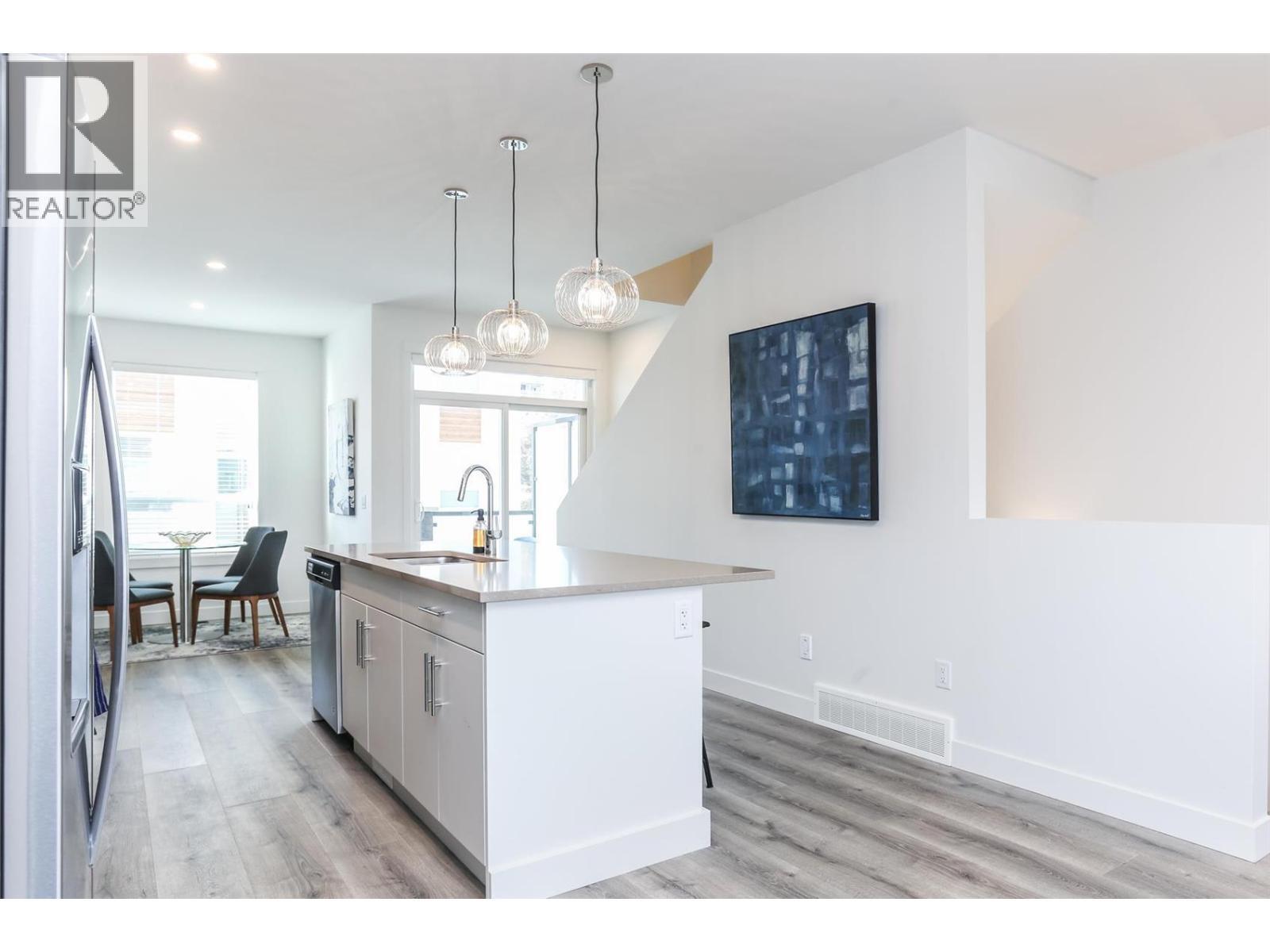 KELOWNA, British Columbia, V1V 0H2, CA, 3 Bedrooms Bedrooms, ,2 BathroomsBathrooms,Residential,For Sale,1961445