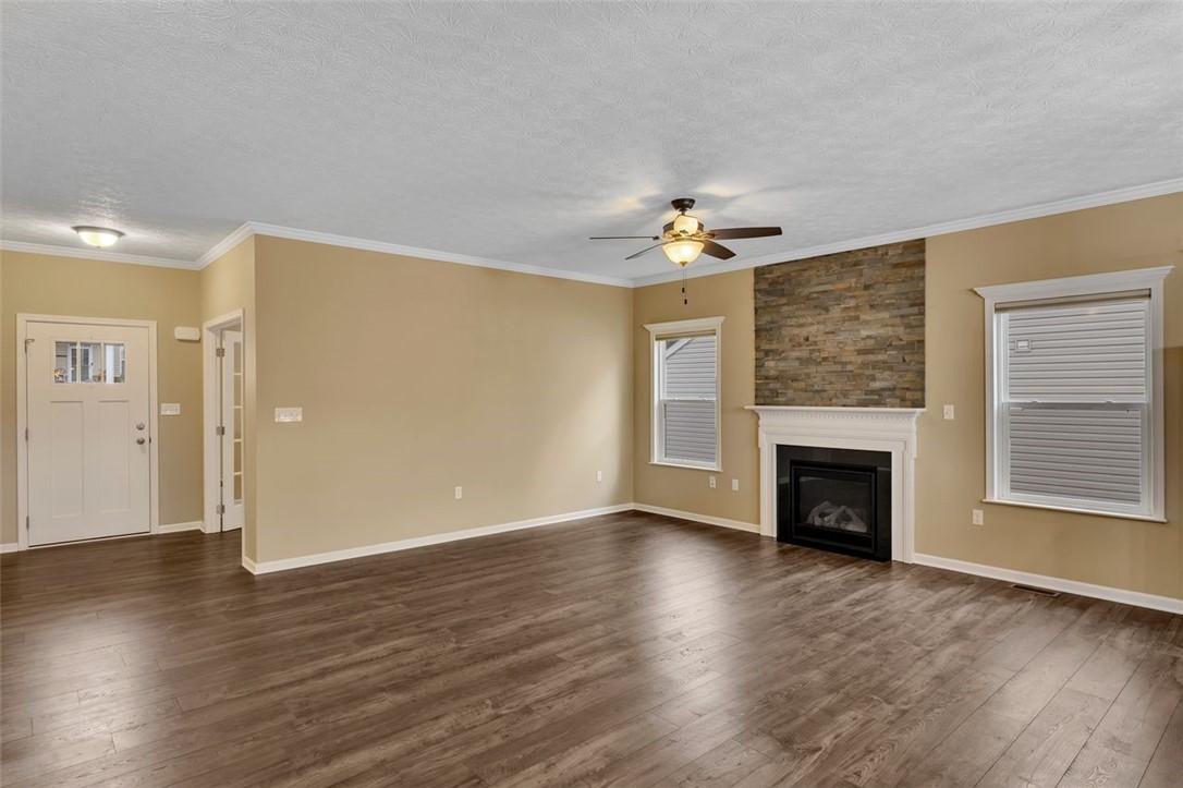 Jackson Twp, Pennsylvania, 16063, United States, 5 Bedrooms Bedrooms, ,4 BathroomsBathrooms,Residential,For Sale,1933406