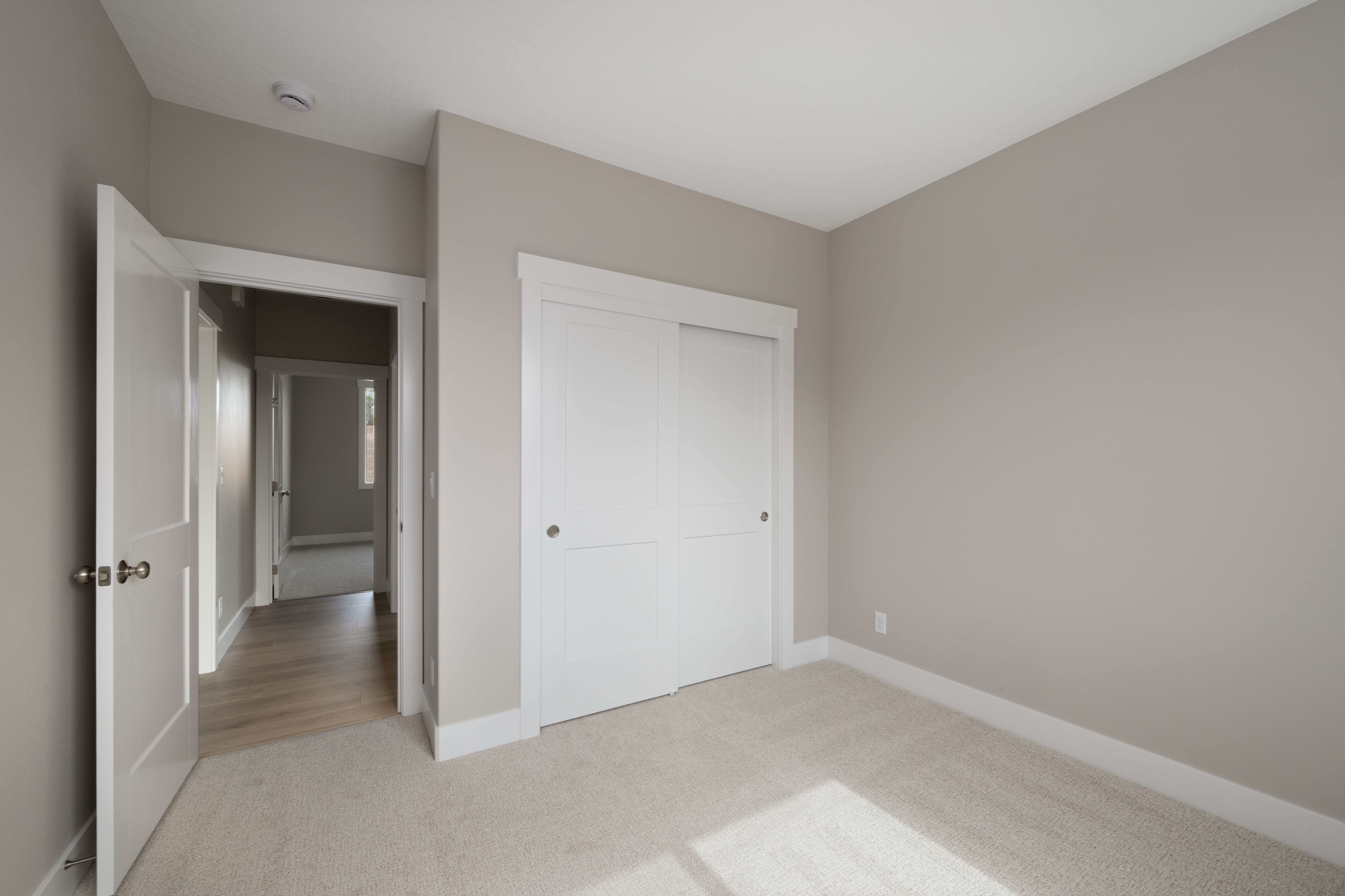  CORNER LOT - 物件實景