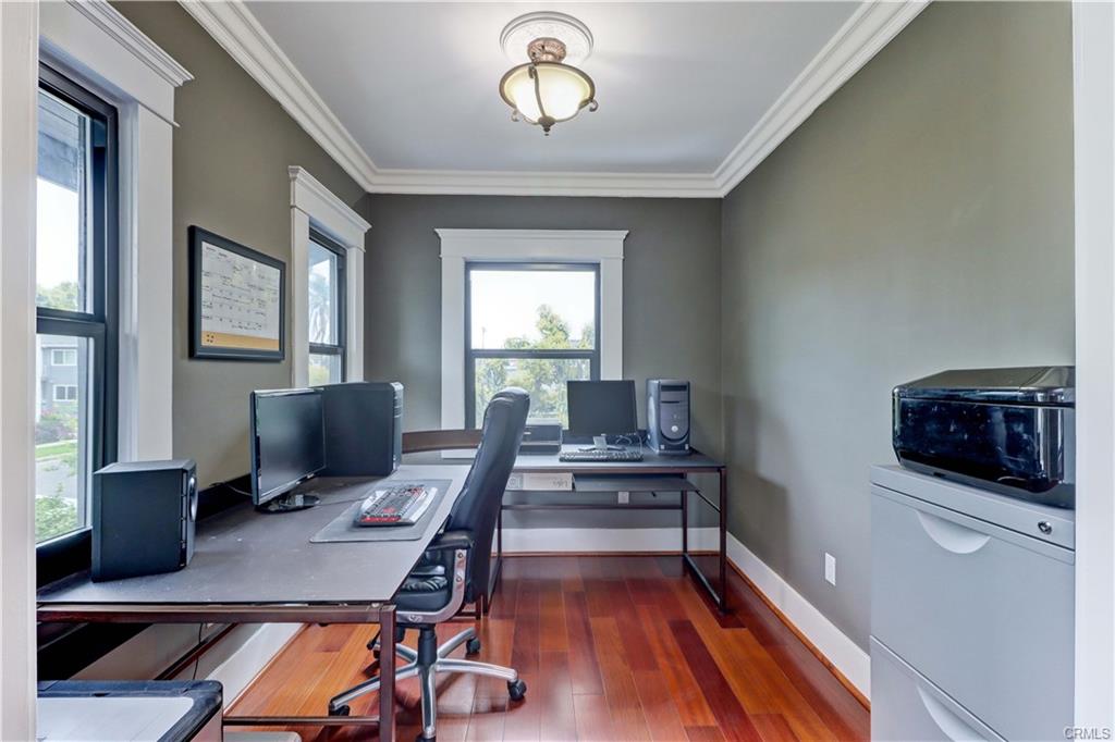Los ANgeles, California, 90004, United States, 5 Bedrooms Bedrooms, ,2 BathroomsBathrooms,Residential,For Sale,1756474