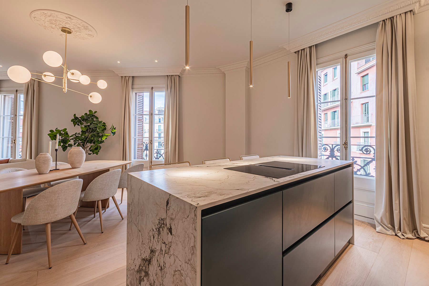  Designer Upper-Floor Apartment with Private Terrace in the Quadrat d’Or - 物件實景