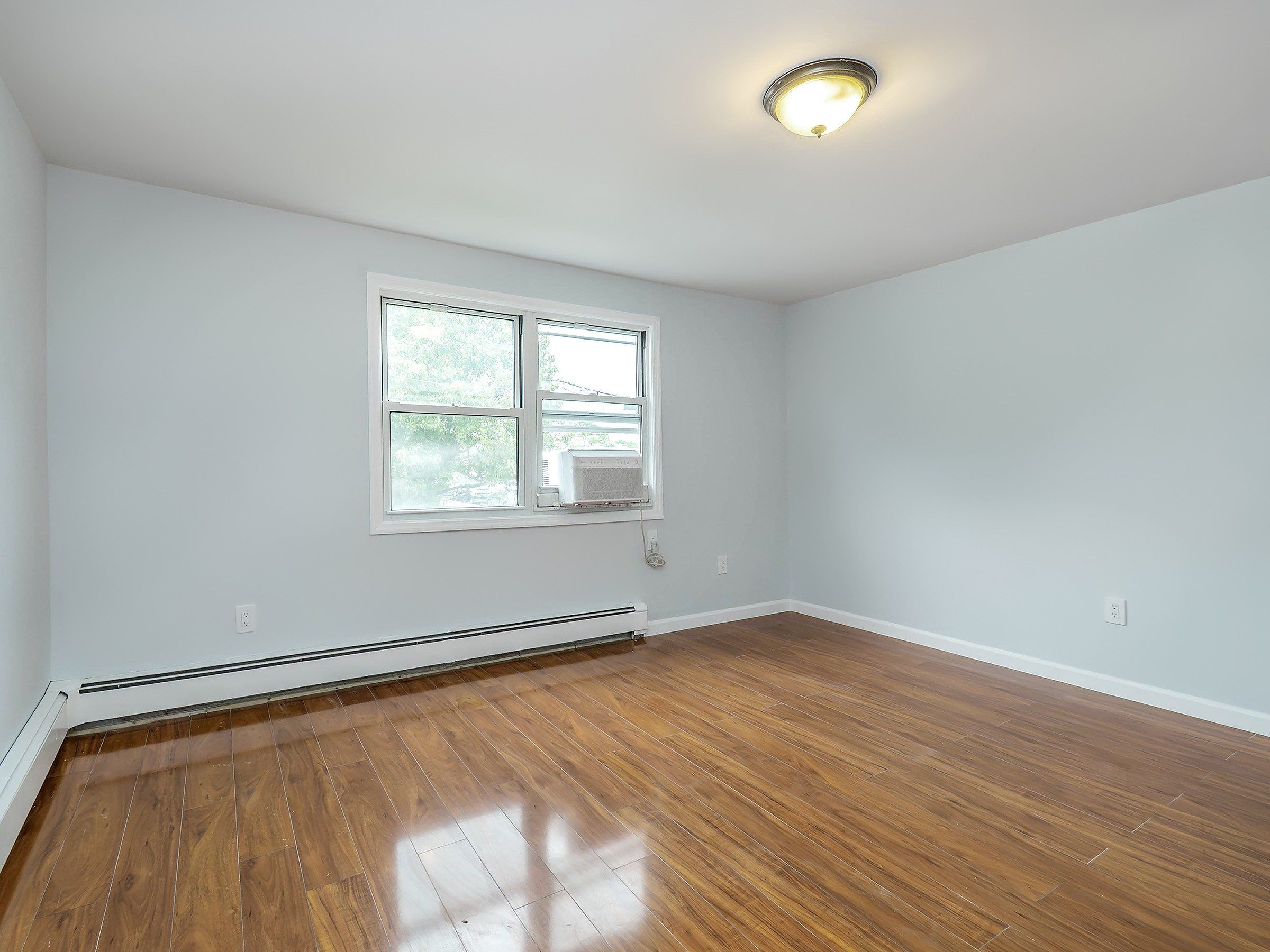  61 Kingfisher Road, Levittown, NY, 11756 - 物件實景