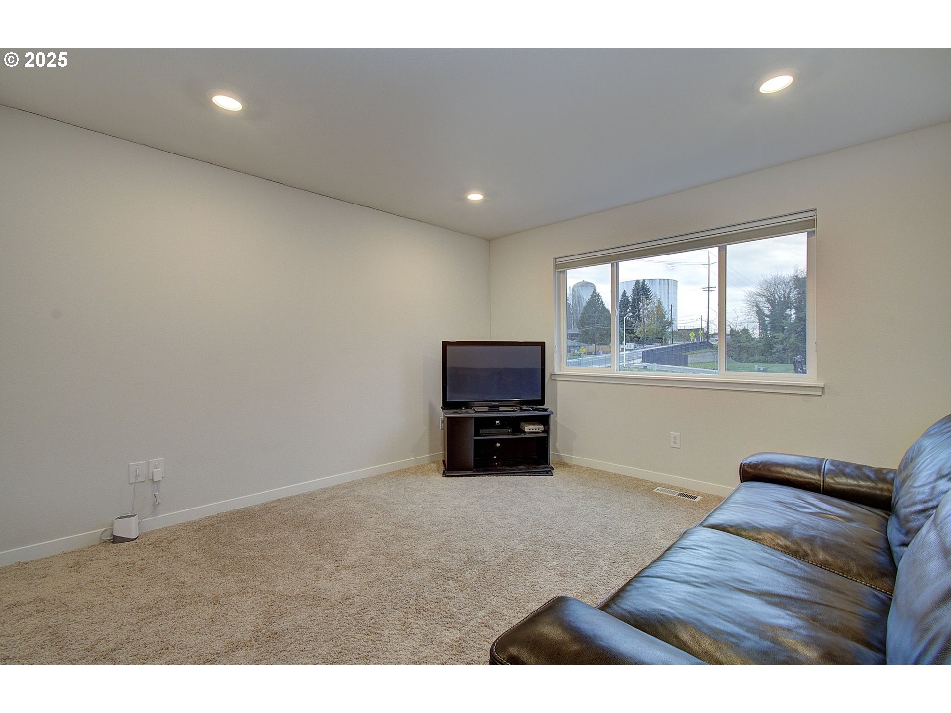 Vancouver, Washington, 98665, United States, 4 Bedrooms Bedrooms, ,2 BathroomsBathrooms,Residential,For Sale,2000903