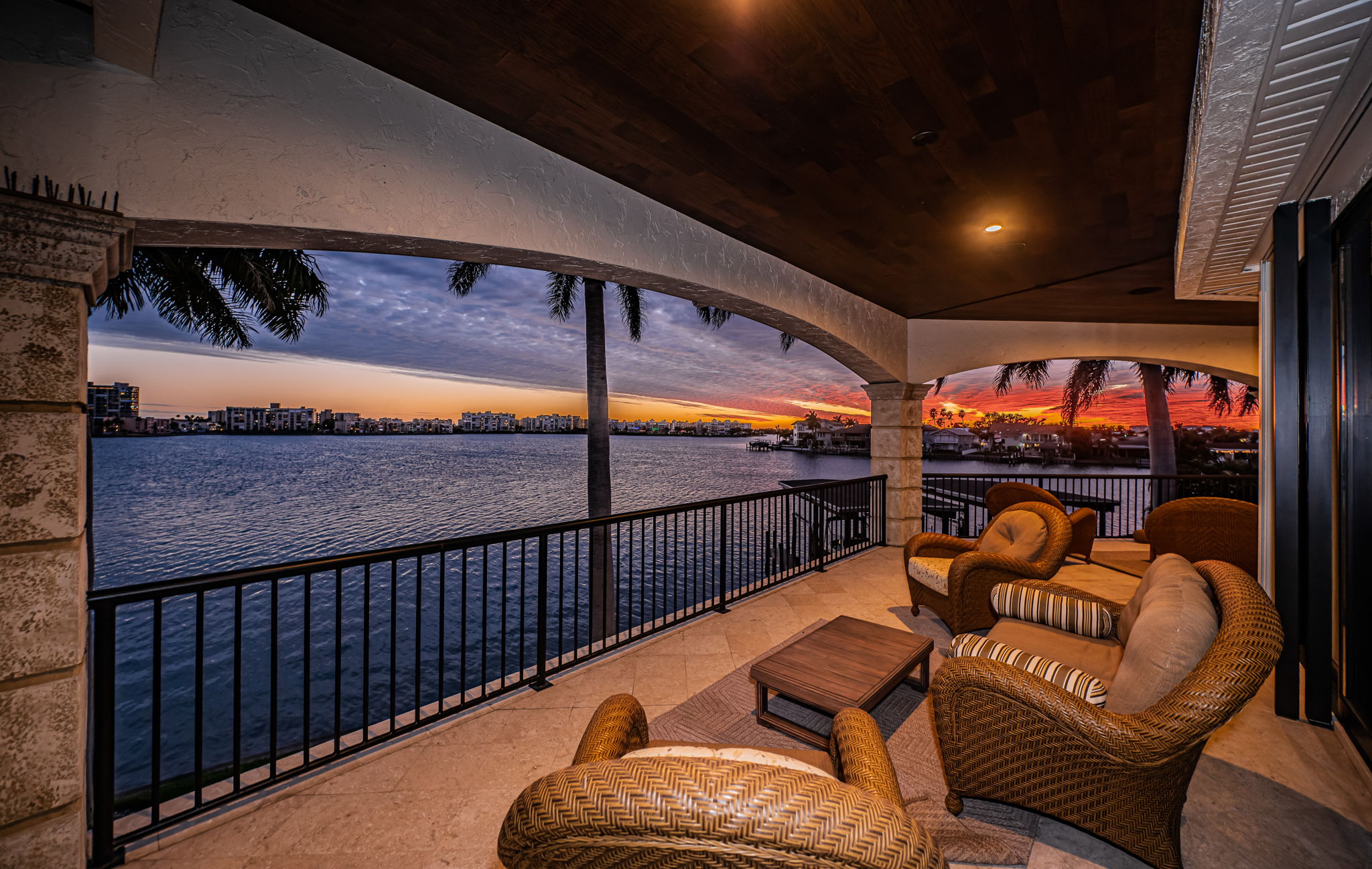 St Petersburg, Florida, 33707, United States, 5 Bedrooms Bedrooms, ,5 BathroomsBathrooms,Residential,For Sale,2007772