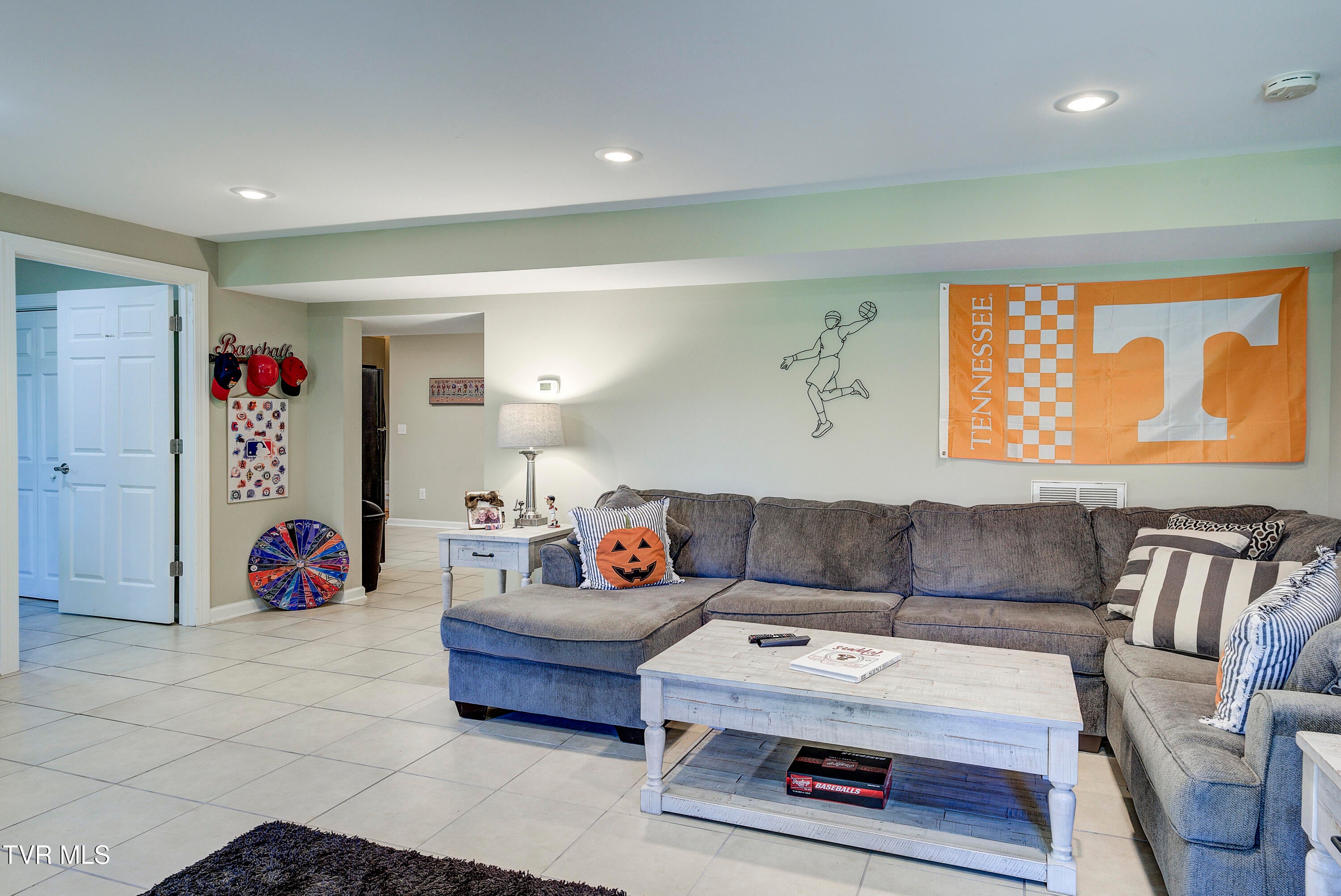 Johnson City, Tennessee, 37604, United States, 5 Bedrooms Bedrooms, ,3 BathroomsBathrooms,Residential,For Sale,1964815