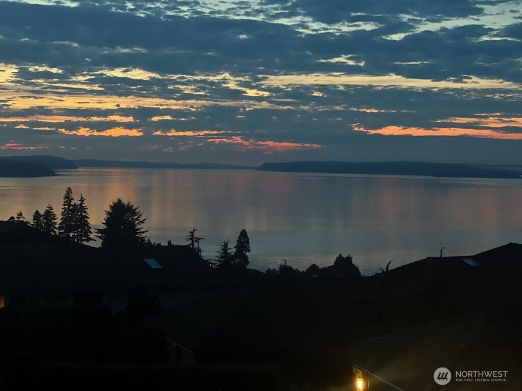 Everett, Washington, 98203, United States, 4 Bedrooms Bedrooms, ,4 BathroomsBathrooms,Residential,For Sale,1841761