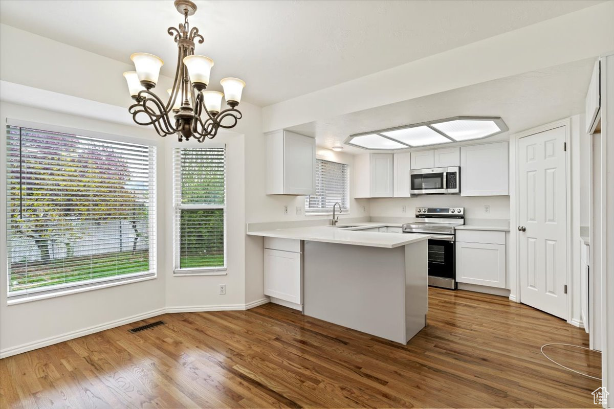 Layton, Utah, 84041, United States, 5 Bedrooms Bedrooms, ,3 BathroomsBathrooms,Residential,For Sale,1837115
