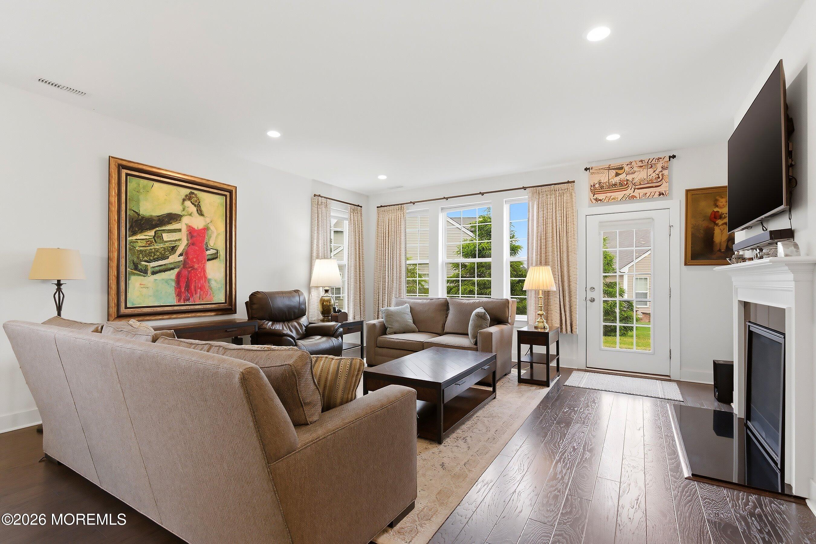Whiting, New Jersey, 08759, United States, 3 Bedrooms Bedrooms, ,3 BathroomsBathrooms,Residential,For Sale,2048436