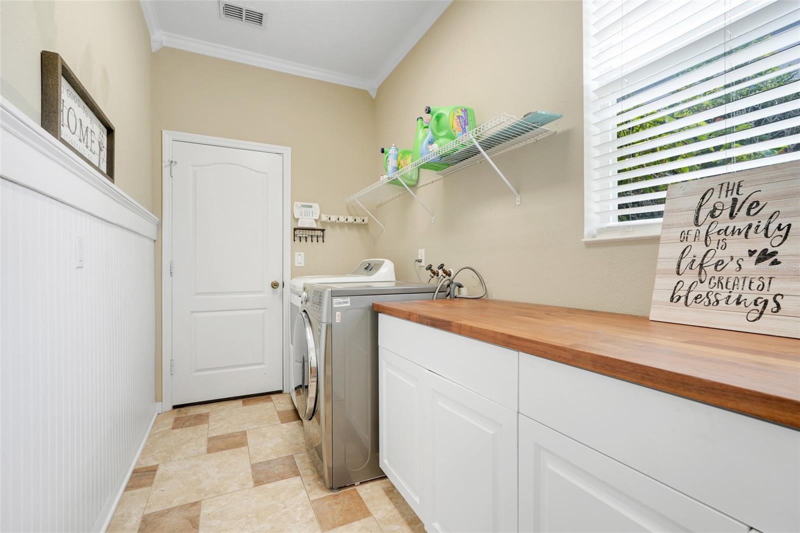 APOPKA, Florida, 32712, United States, 4 Bedrooms Bedrooms, ,3 BathroomsBathrooms,Residential,For Sale,1840871