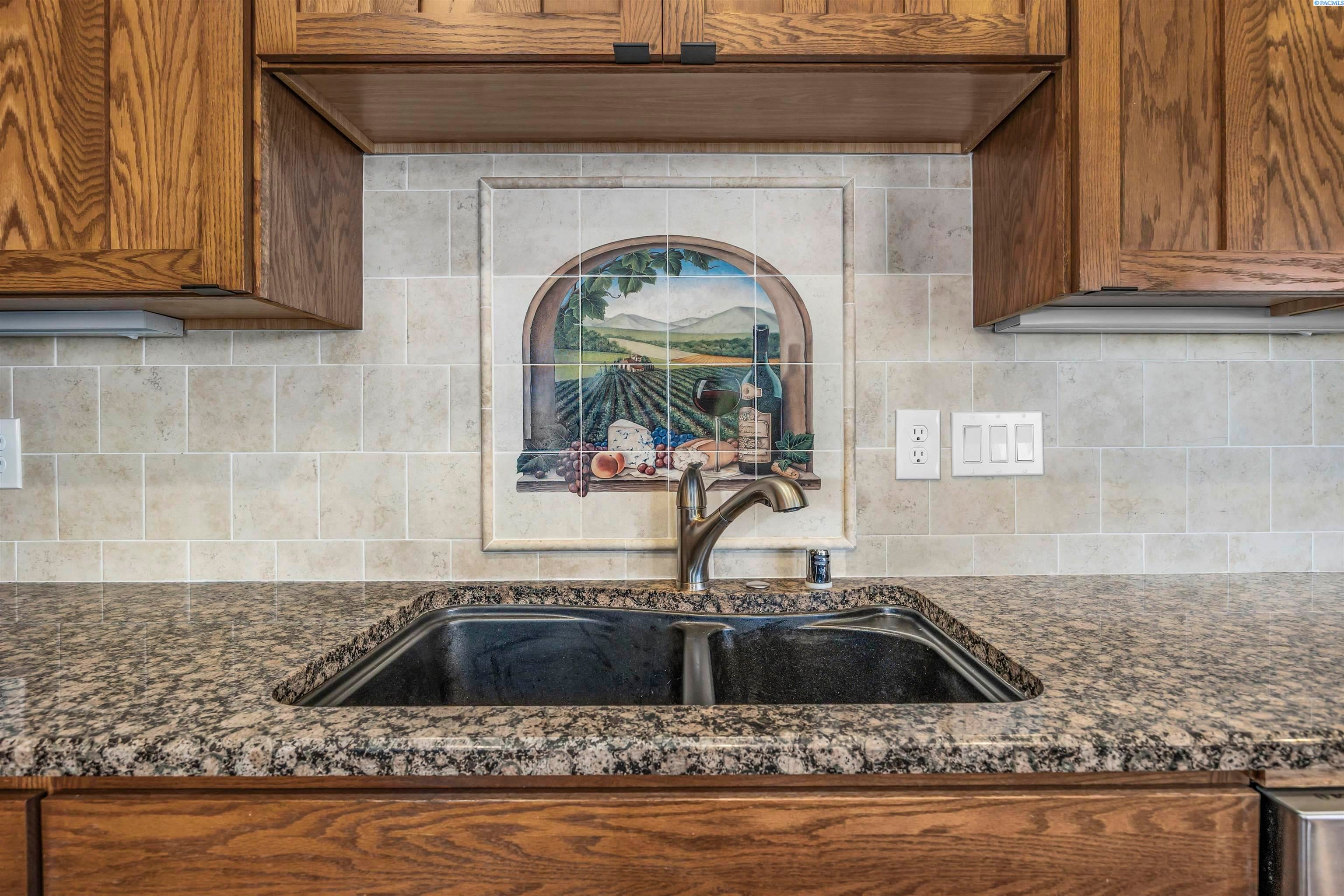 Richland, Washington, 99354, United States, 4 Bedrooms Bedrooms, ,3 BathroomsBathrooms,Residential,For Sale,1980969