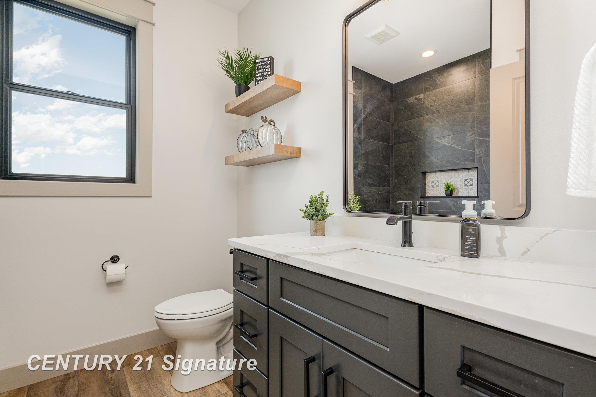 Freeland, Michigan, 48623, United States, 3 Bedrooms Bedrooms, ,3 BathroomsBathrooms,Residential,For Sale,1983558