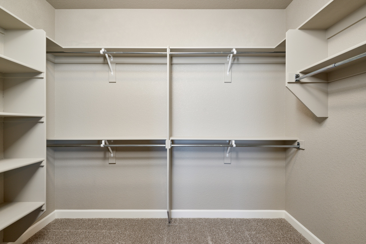 Cheyenne, Wyoming, 82009, United States, 3 Bedrooms Bedrooms, ,2 BathroomsBathrooms,Residential,For Sale,1982343