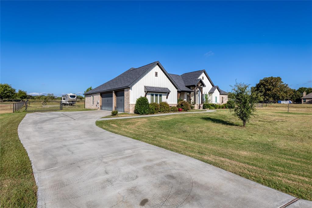 Springtown, Texas, 76082, United States, 4 Bedrooms Bedrooms, ,2 BathroomsBathrooms,Residential,For Sale,1980102