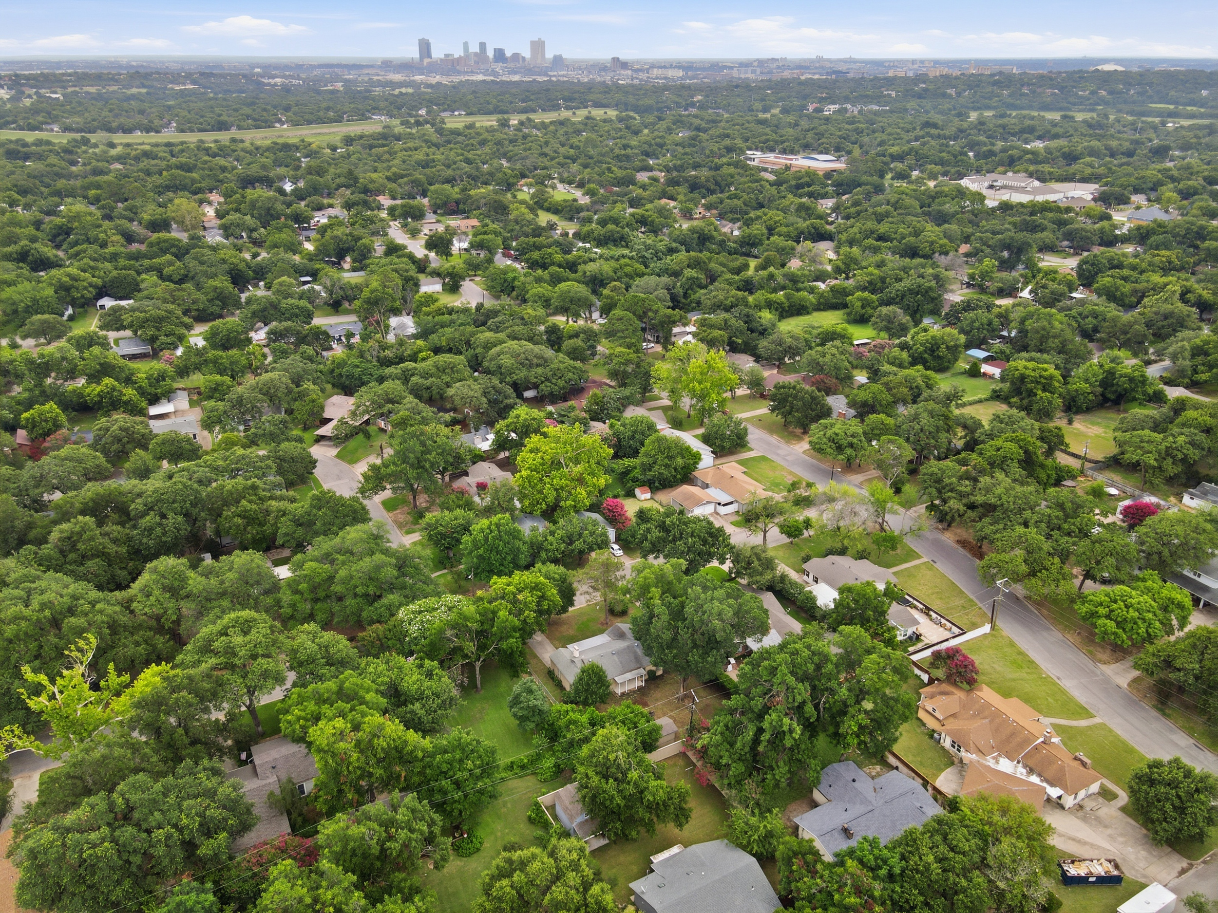  909 Keith Pumphrey Drive, River Oaks, TX, 76114 - 物件實景