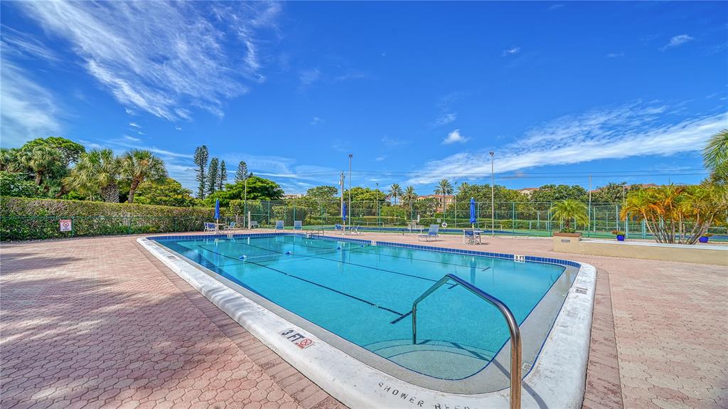 Longboat Key, Florida, 34228, United States, 2 Bedrooms Bedrooms, ,2 BathroomsBathrooms,Residential,For Sale,1837810