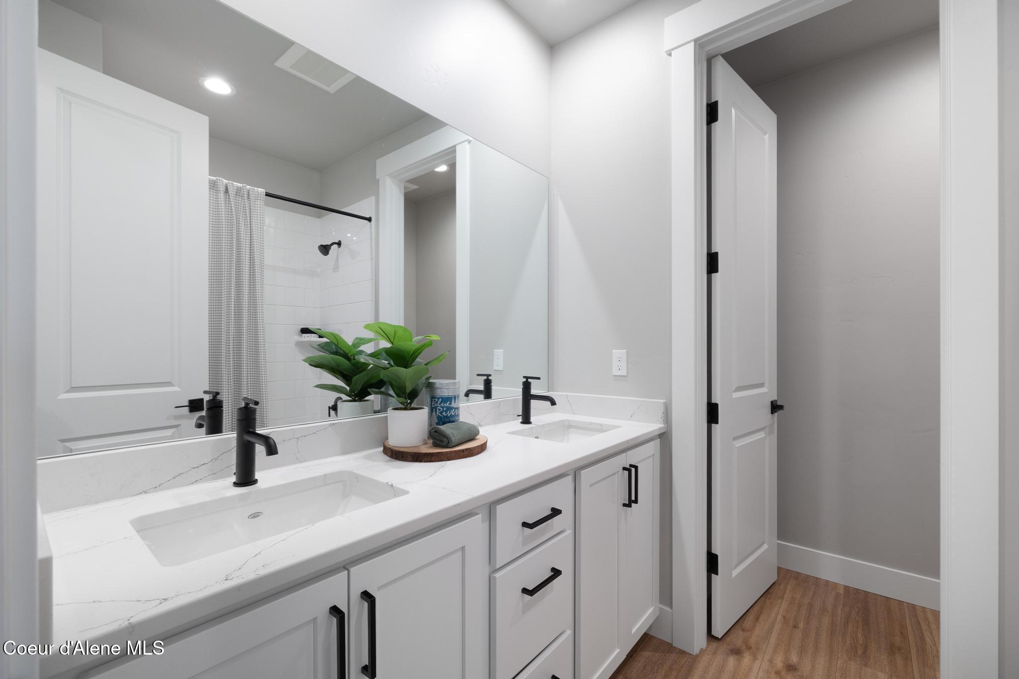 Sandpoint, Idaho, 83864, United States, 4 Bedrooms Bedrooms, ,3 BathroomsBathrooms,Residential,For Sale,1991362