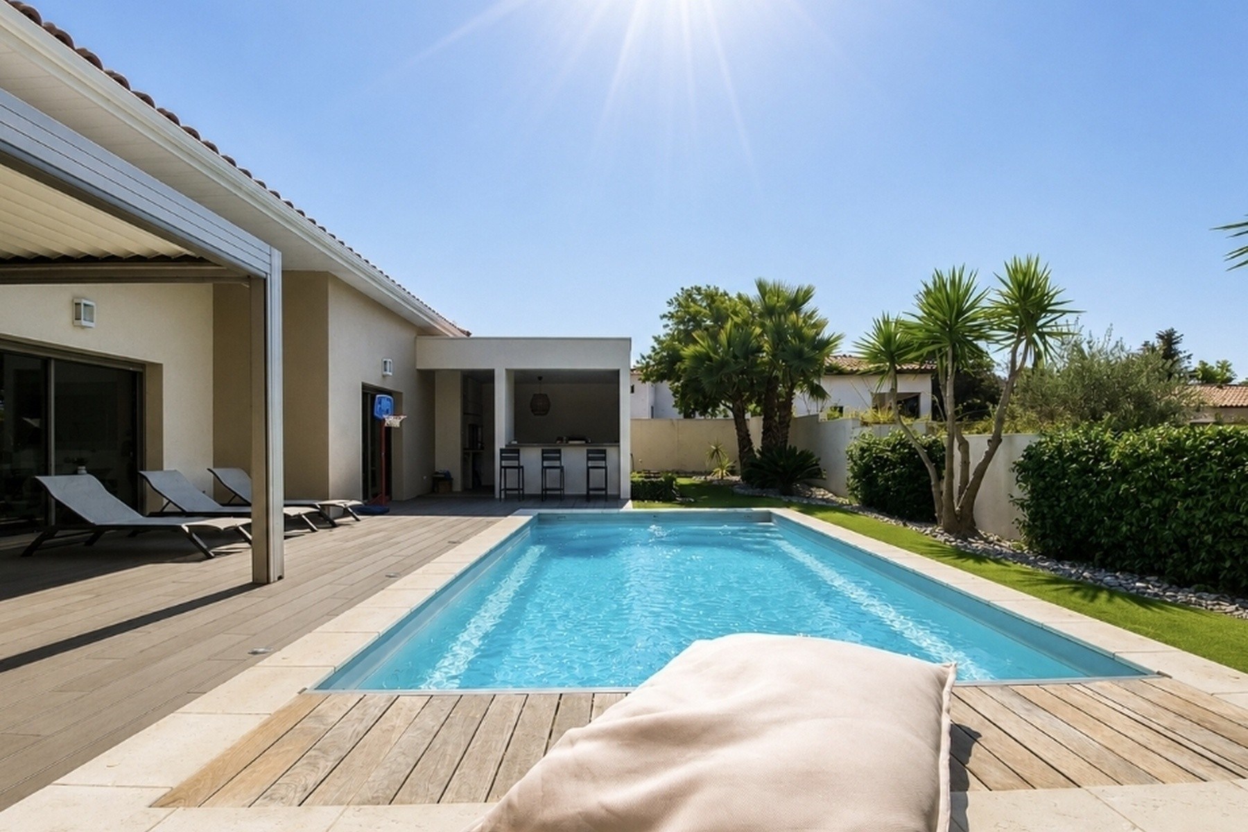 CONTEMPORARY VILLA WITH SWIMMING POOL AND GARAGE - 物件實景