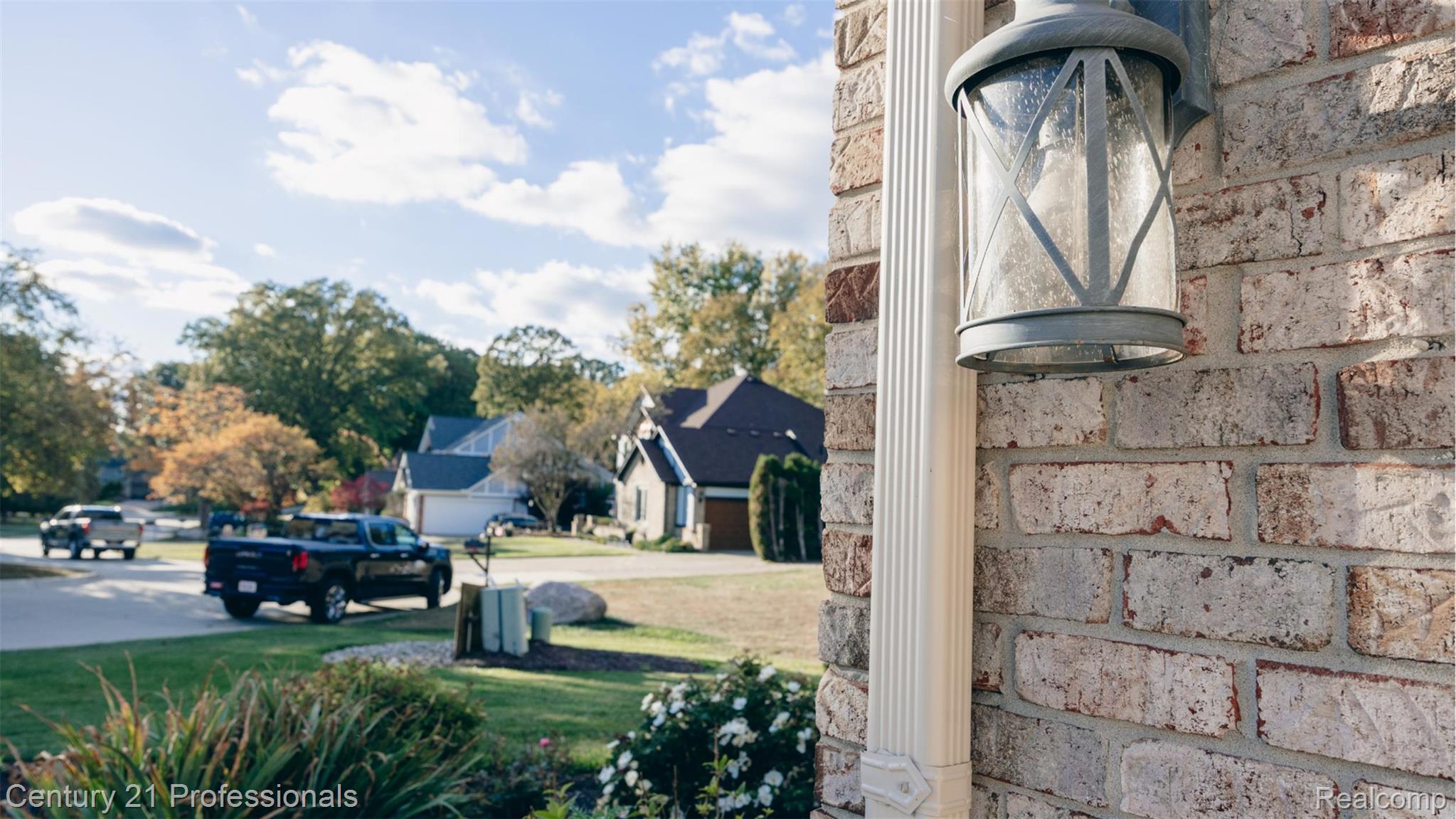 RochesterHills, Michigan, 48309, United States, 4 Bedrooms Bedrooms, ,4 BathroomsBathrooms,Residential,For Sale,1980404