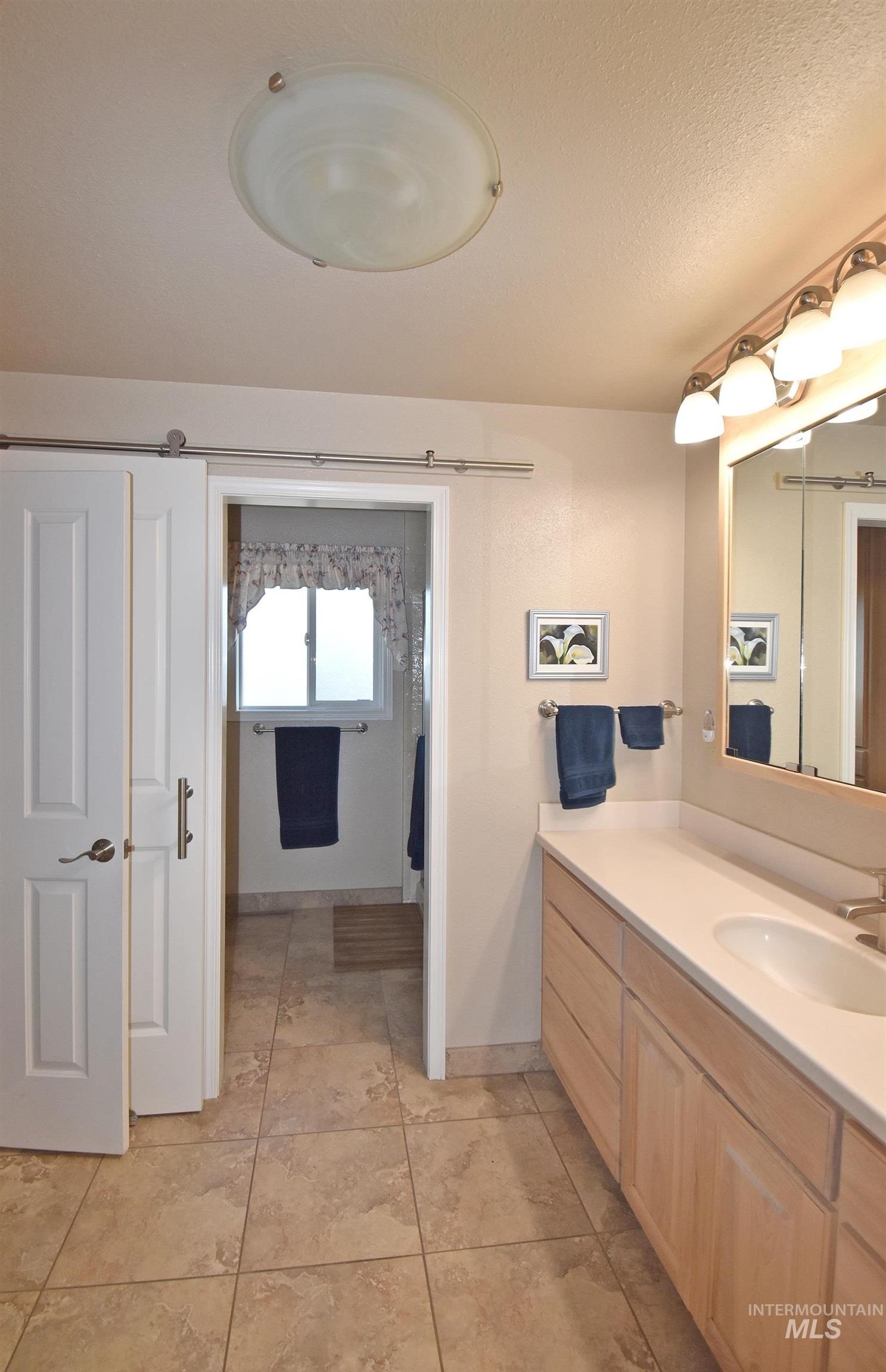 Clarkston, Washington, 99403, United States, 4 Bedrooms Bedrooms, ,2 BathroomsBathrooms,Residential,For Sale,2011343