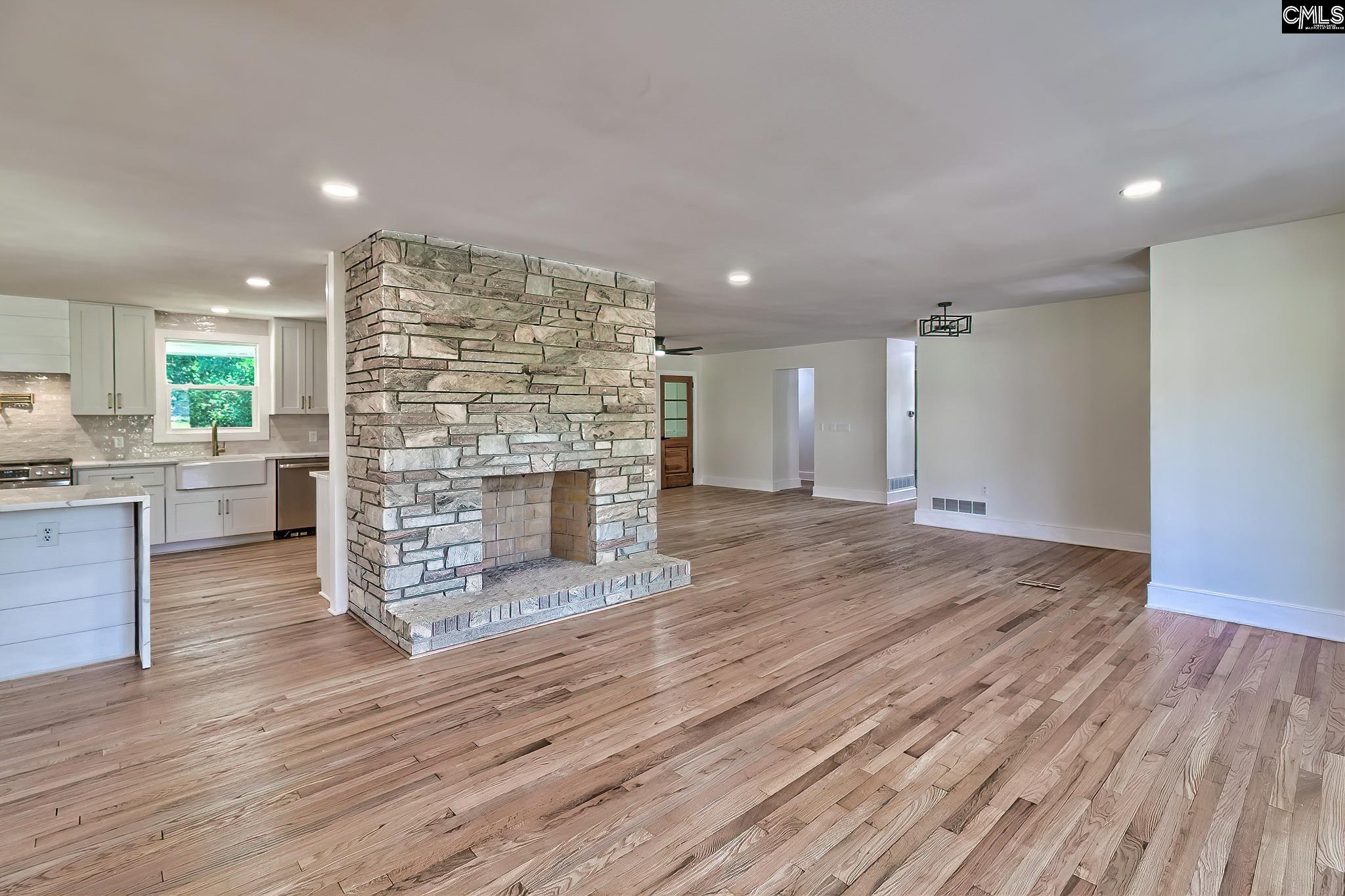 Cayce, South Carolina, 29033, United States, 3 Bedrooms Bedrooms, ,3 BathroomsBathrooms,Residential,For Sale,1875561