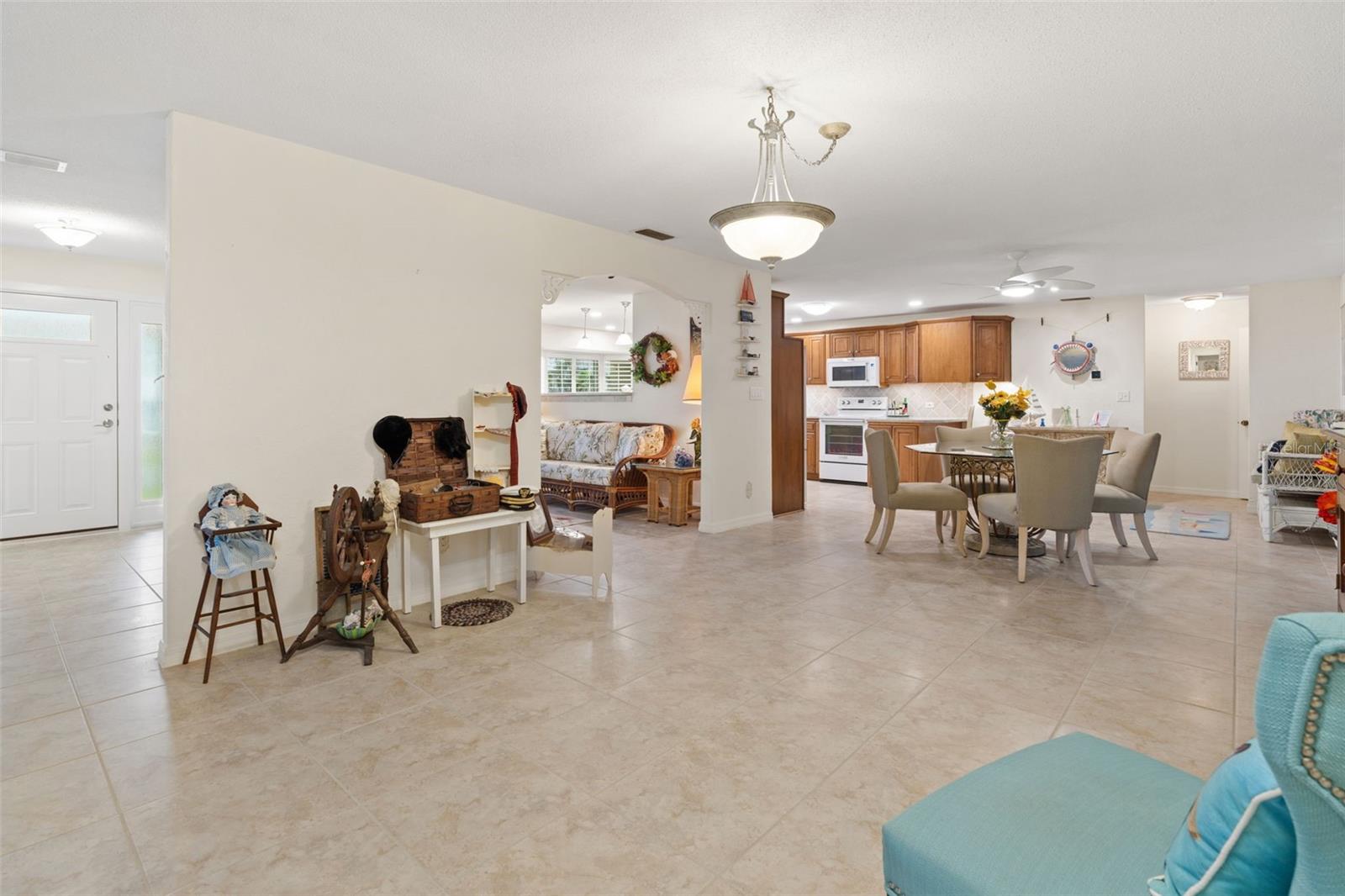 Belleair Beach, Florida, 33786, United States, 2 Bedrooms Bedrooms, ,3 BathroomsBathrooms,Residential,For Sale,1930799