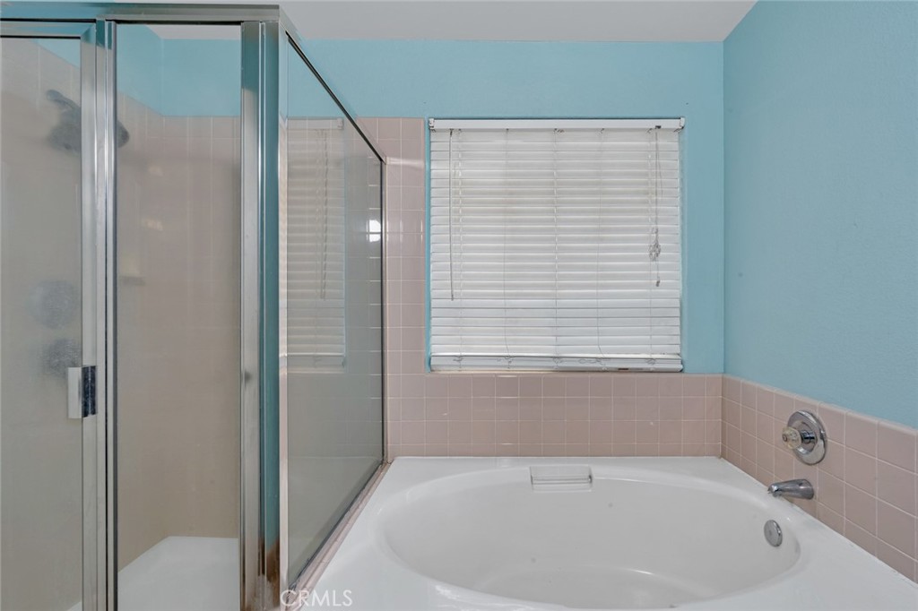 Los Banos, California, 93635, United States, 5 Bedrooms Bedrooms, ,3 BathroomsBathrooms,Residential,For Sale,1887917