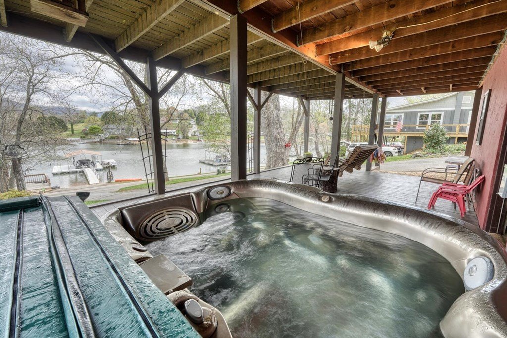 Hayesville, North Carolina, 28904, United States, 3 Bedrooms Bedrooms, ,4 BathroomsBathrooms,Residential,For Sale,1758410