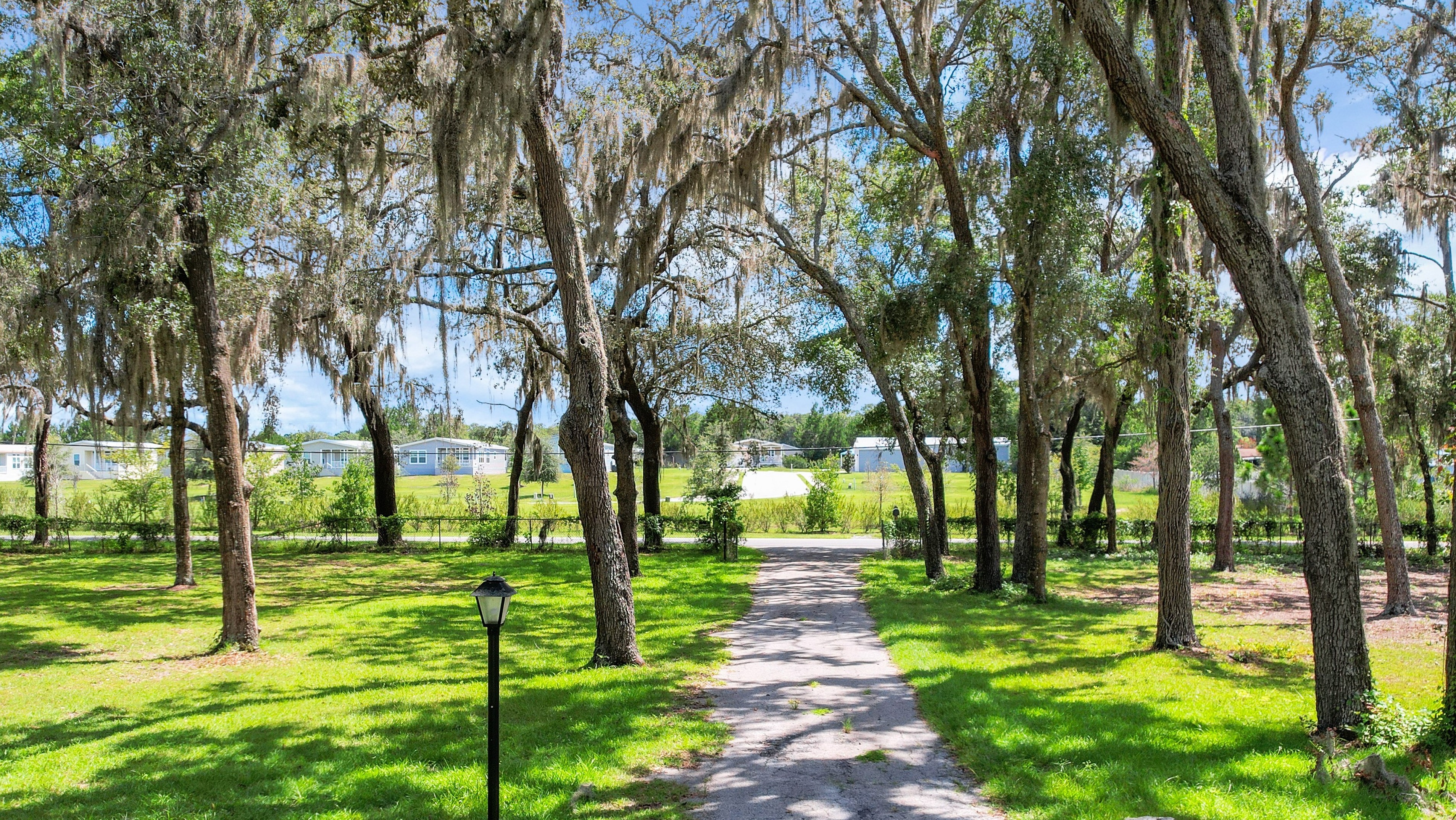 Lady Lake, Florida, 32159, United States, 6 Bedrooms Bedrooms, ,5 BathroomsBathrooms,Residential,For Sale,1921819