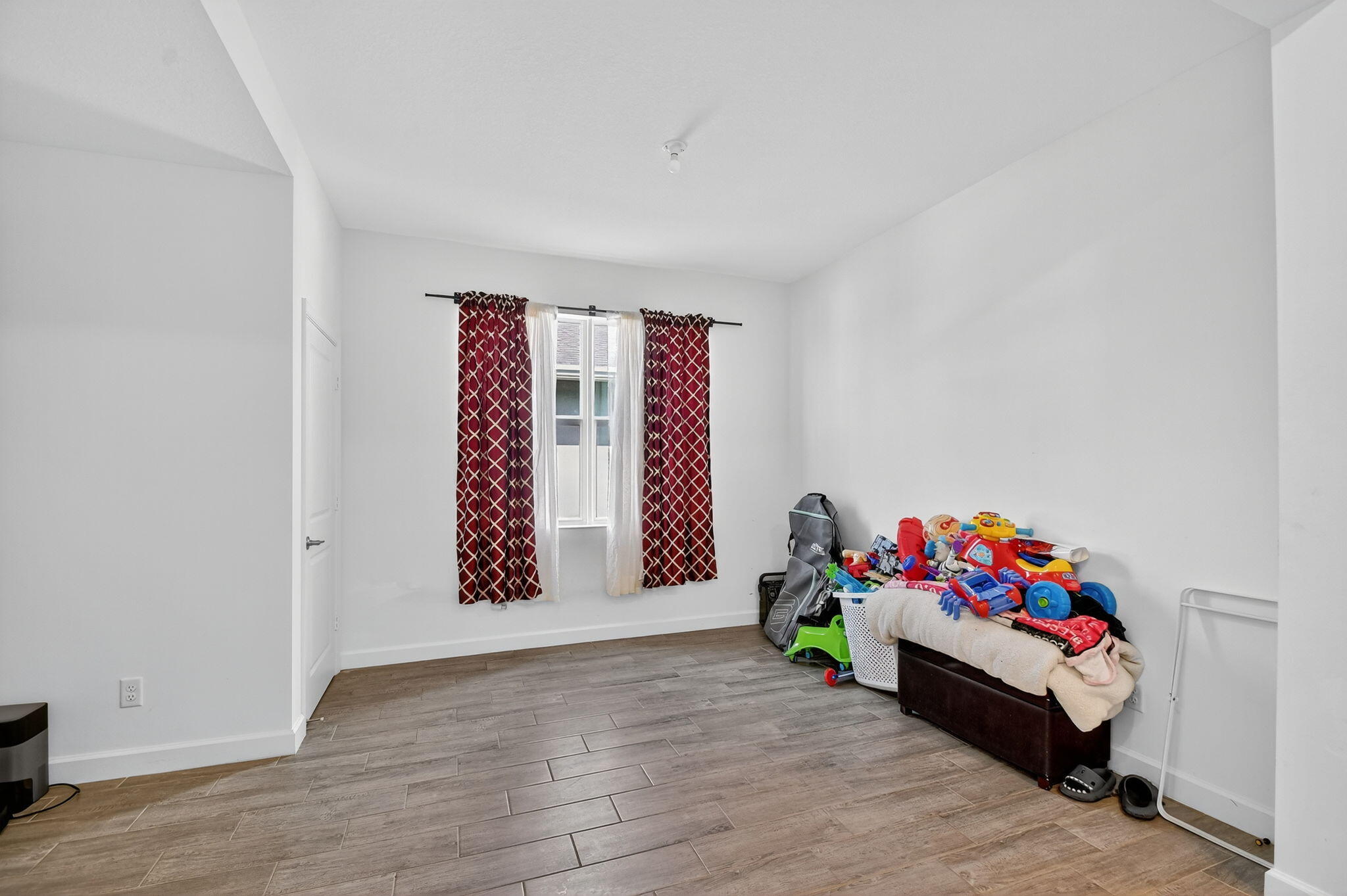 Loxahatchee, Florida, 33470, United States, 5 Bedrooms Bedrooms, ,4 BathroomsBathrooms,Residential,For Sale,1988065