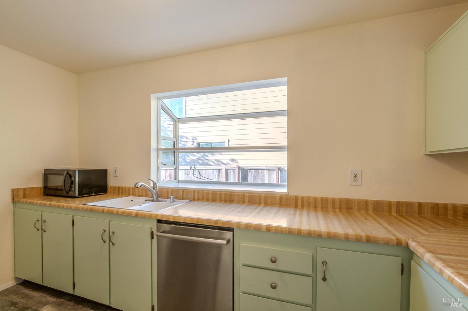 Rohnert Park, California, 94928, United States, 4 Bedrooms Bedrooms, ,2 BathroomsBathrooms,Residential,For Sale,1974280