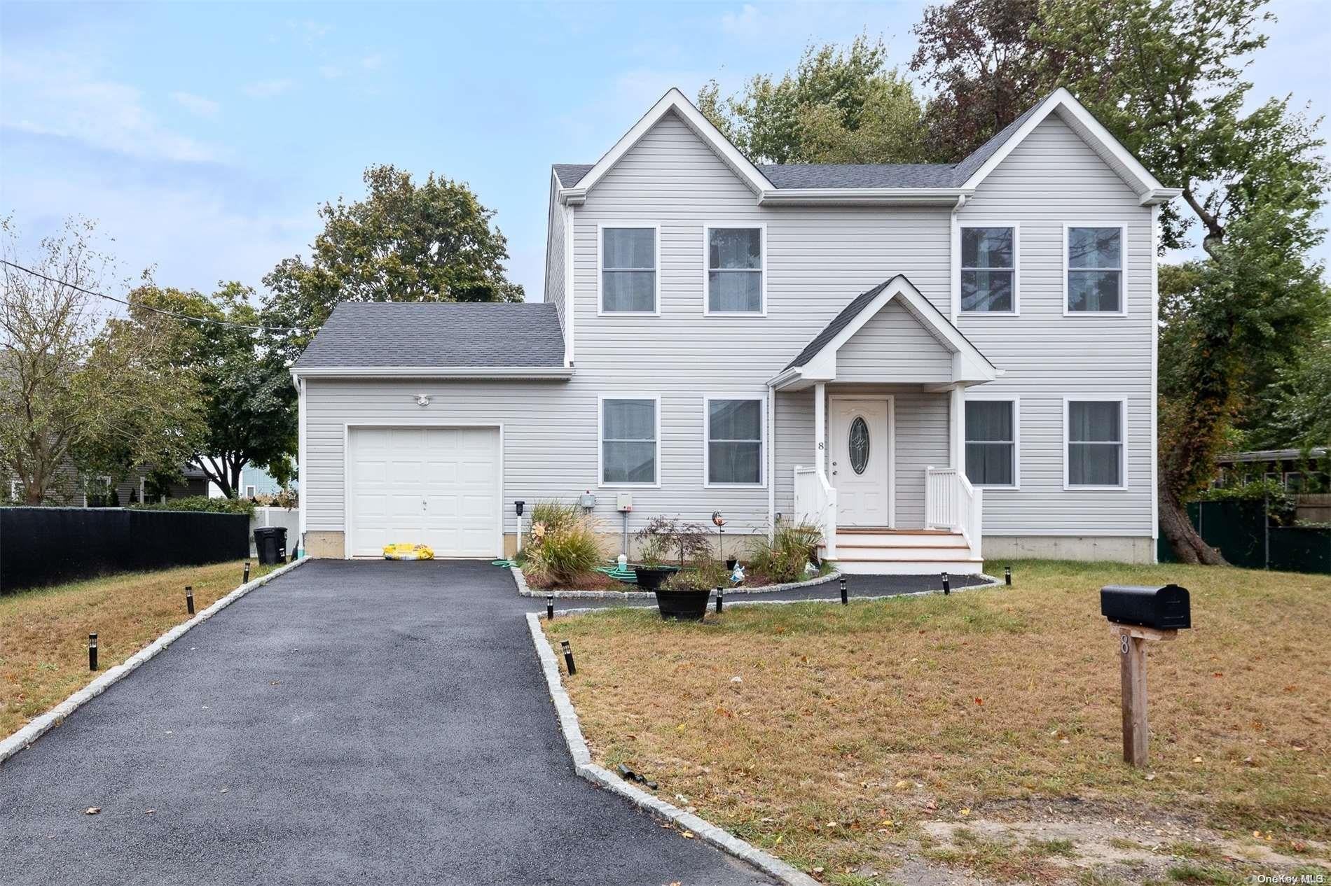 8 Narcissus Road W, Mastic Beach, New York, 11951, United States, 4 Bedrooms Bedrooms, ,3 BathroomsBathrooms,Residential,For Sale,8 Narcissus Road W,1659609