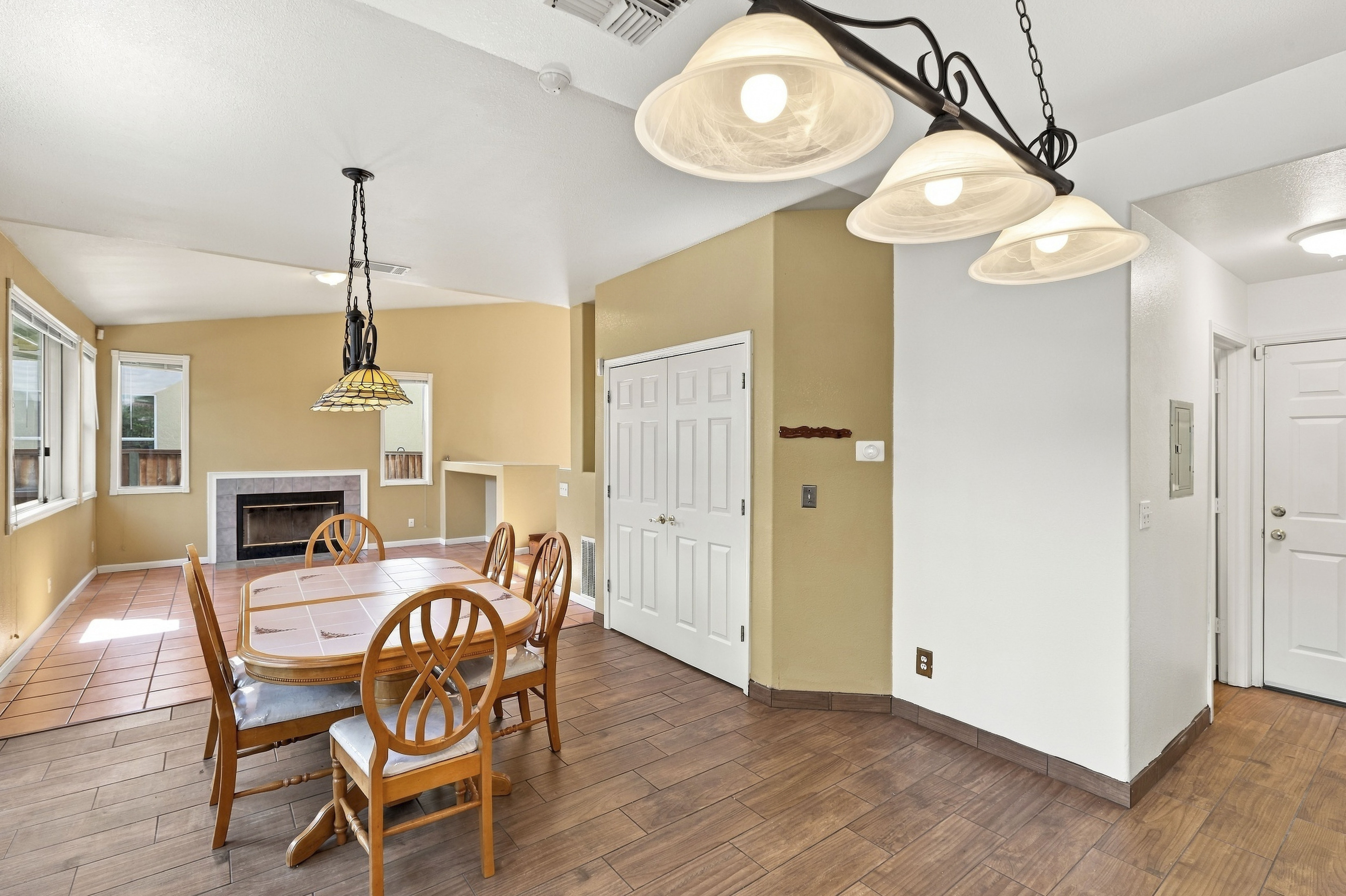  Move-In-Ready Home in Antioch - 物件實景