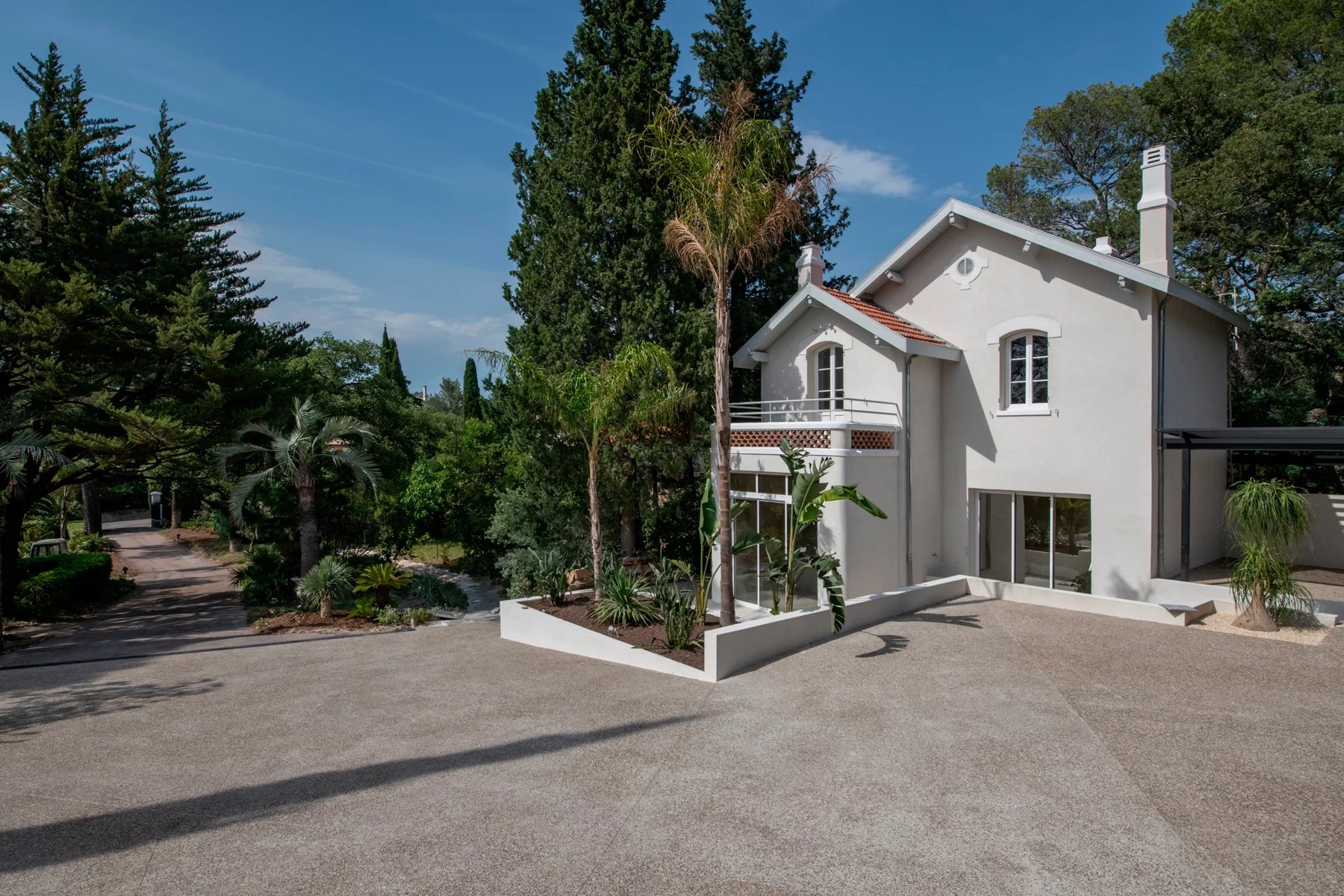 Saint-Raphaël, Provence-Alpes-Côte d’Azur, 83700, FR, 5 Bedrooms Bedrooms, ,Residential,For Sale,1994544