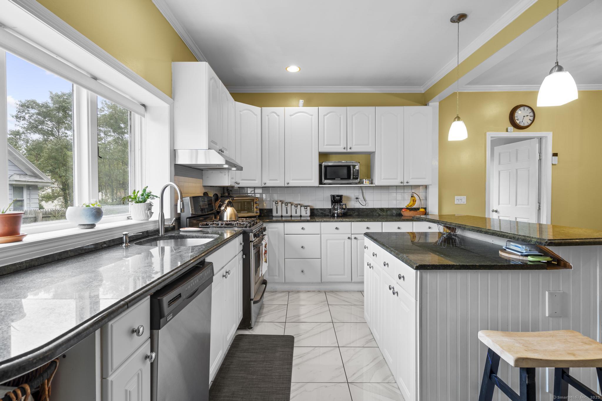 Fairfield, Connecticut, 06825, United States, 3 Bedrooms Bedrooms, ,2 BathroomsBathrooms,Residential,For Sale,1990331