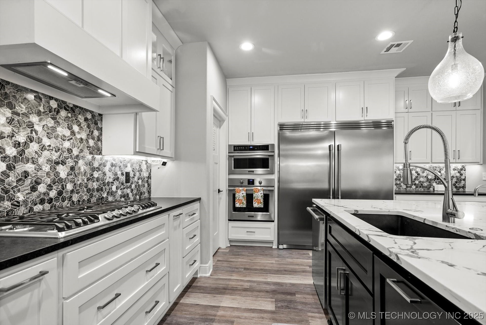 Owasso, Oklahoma, 74055, United States, 3 Bedrooms Bedrooms, ,4 BathroomsBathrooms,Residential,For Sale,1986225