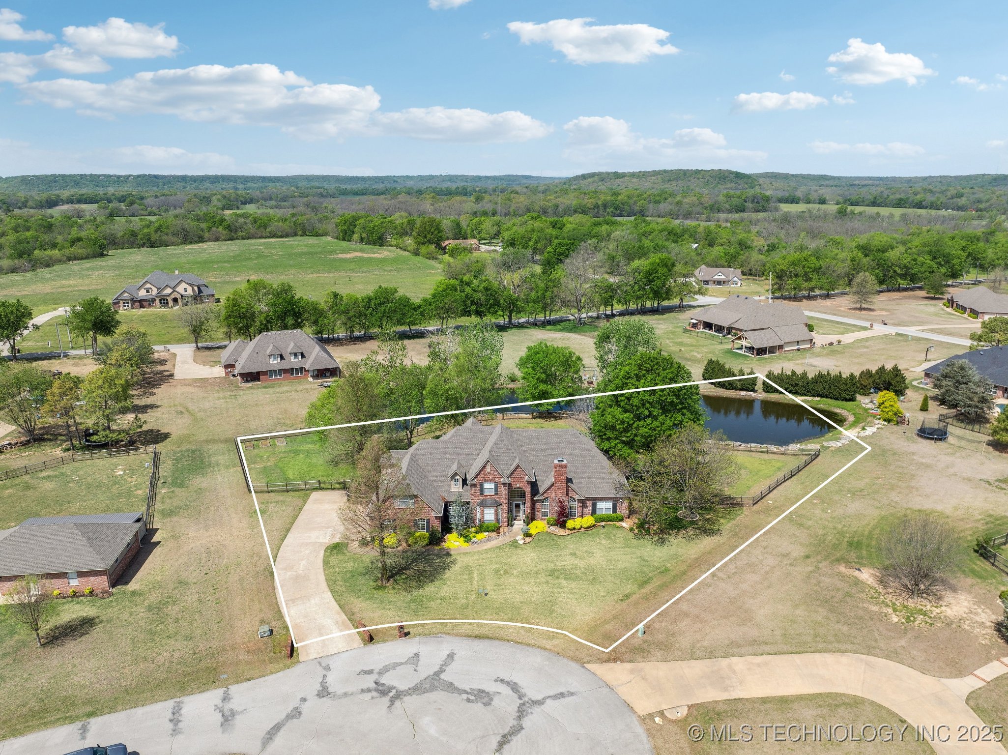 Claremore, Oklahoma, 74019, United States, 4 Bedrooms Bedrooms, ,4 BathroomsBathrooms,Residential,For Sale,1770559