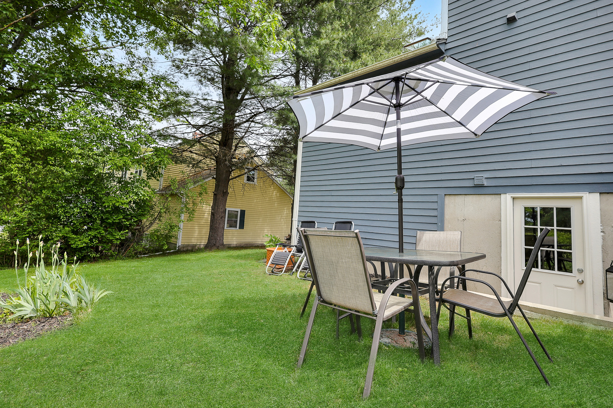 North Andover, Massachusetts, 01845, United States, 2 Bedrooms Bedrooms, ,2 BathroomsBathrooms,Residential,For Sale,2048413